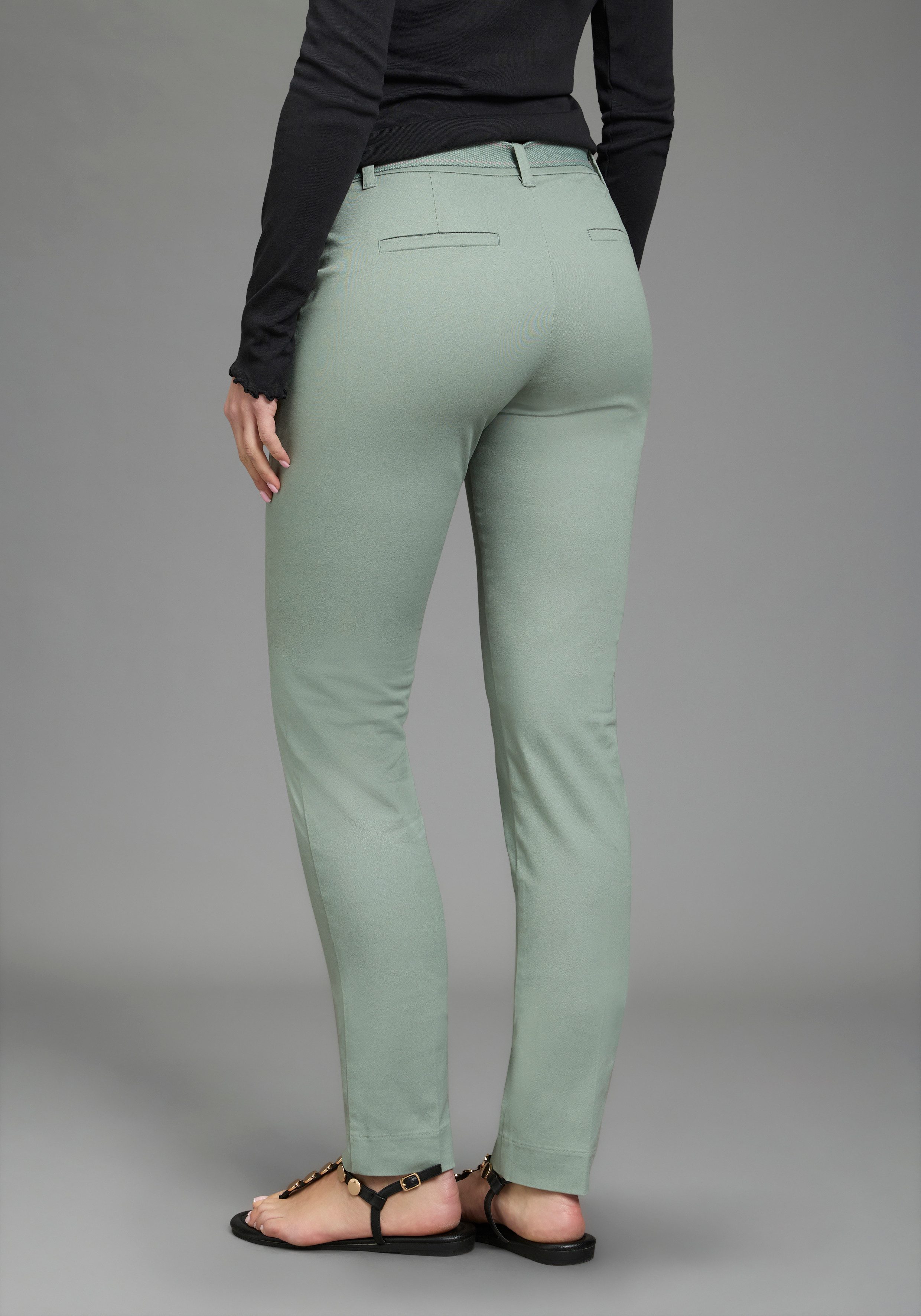 AJC Chinohose (2-tlg) in lässiger Form mit konstrastfarbendem Gürtel günstig online kaufen