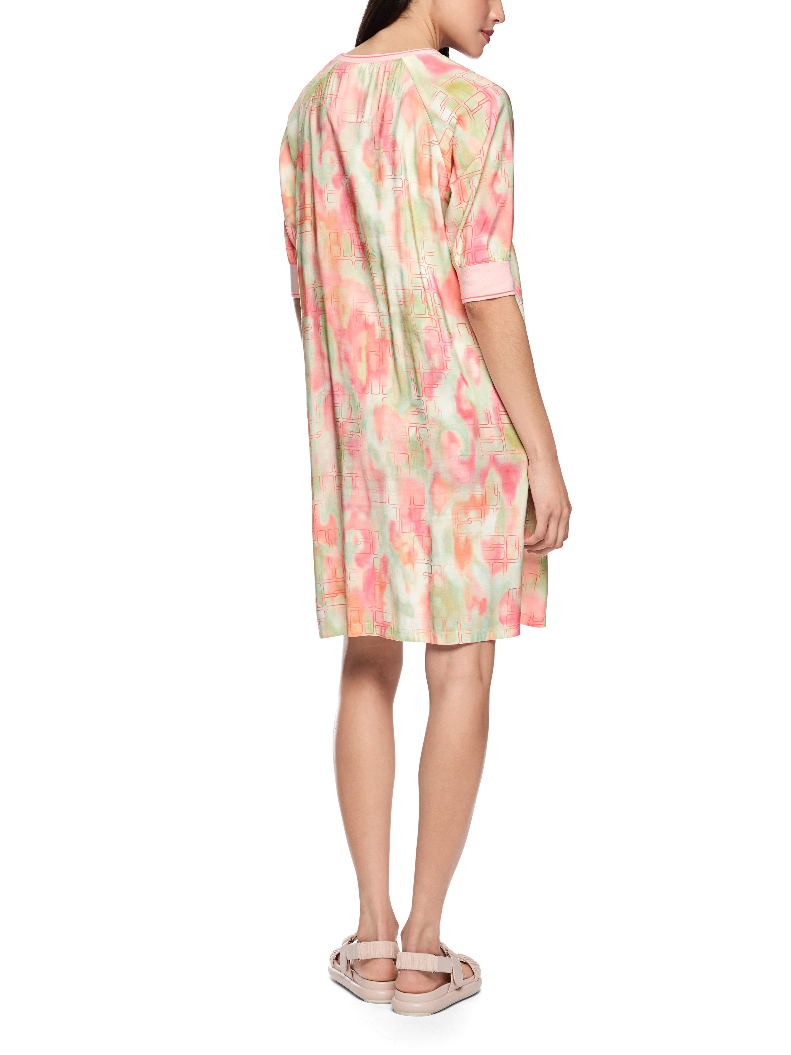 Marc Cain Midikleid Mindful Moving Premium Damenmode mit Print, Sommerkleid, V-Ausschnitt, locker geschnitten