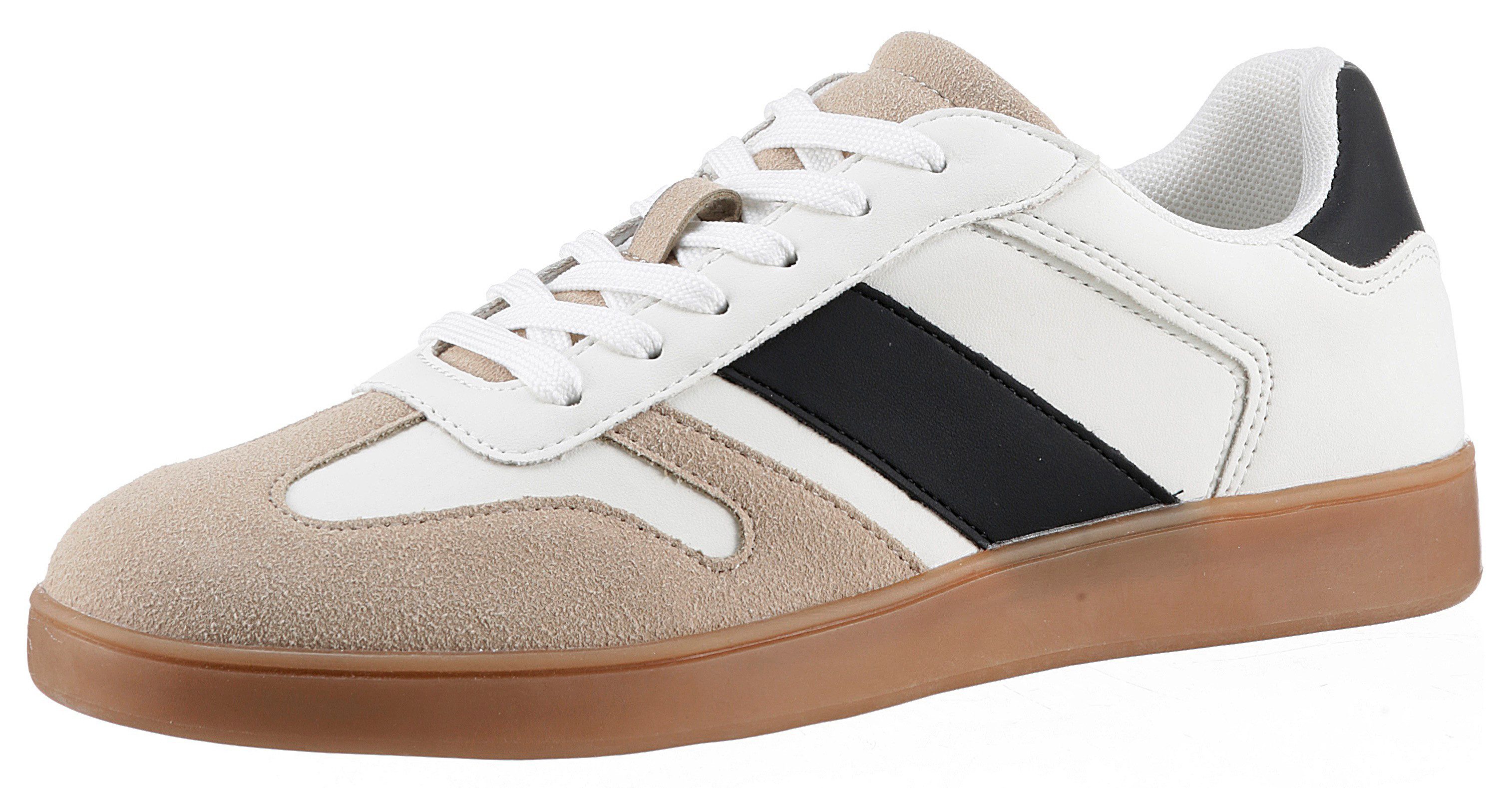 Sneaker