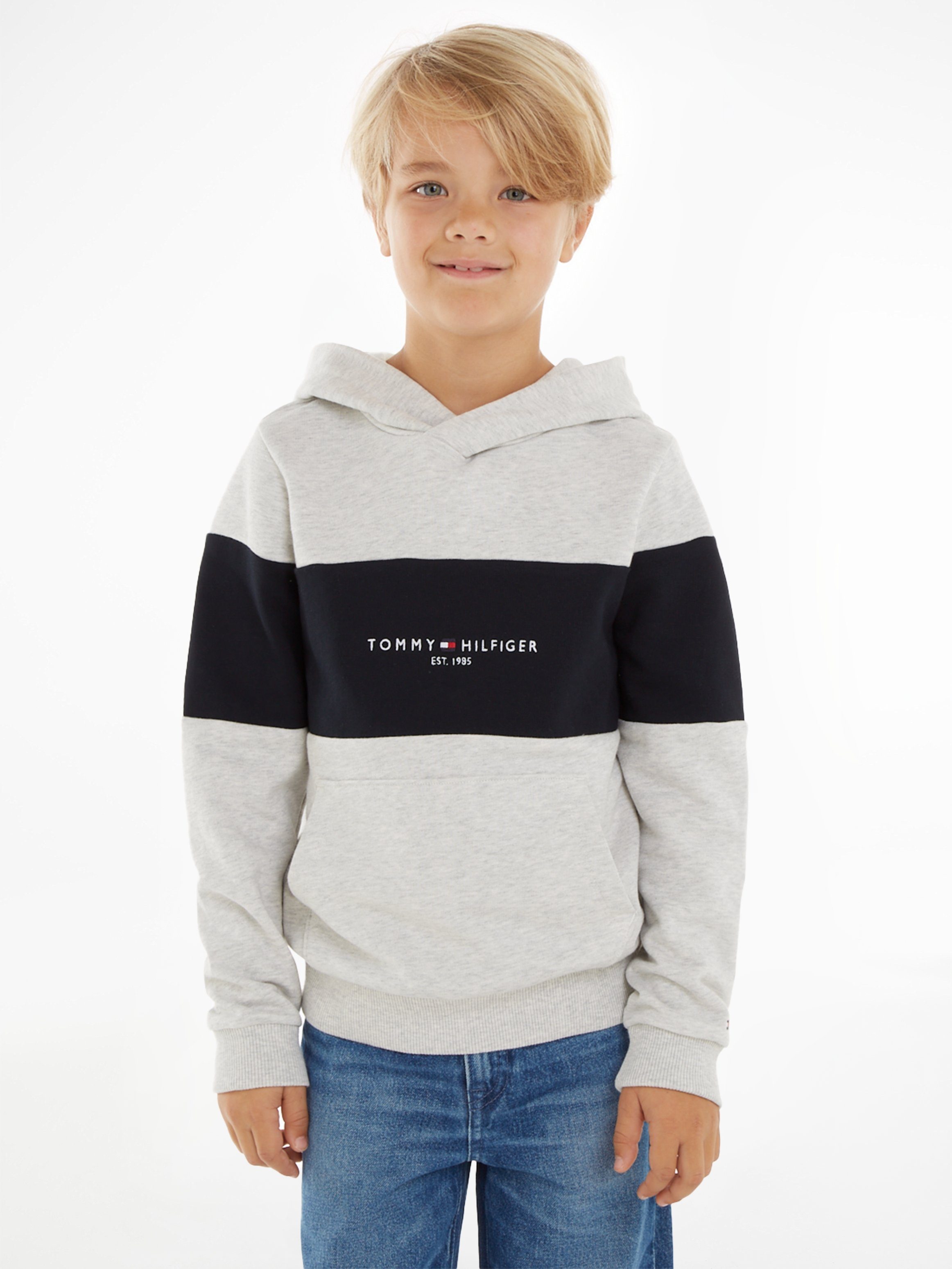 Tommy Hilfiger Kapuzensweatshirt ESSENTIAL COLORBLOCK HOODIE mit breitem kontrastfarbenen Streifen & Tommy Hiflger Logo-Schriftzug