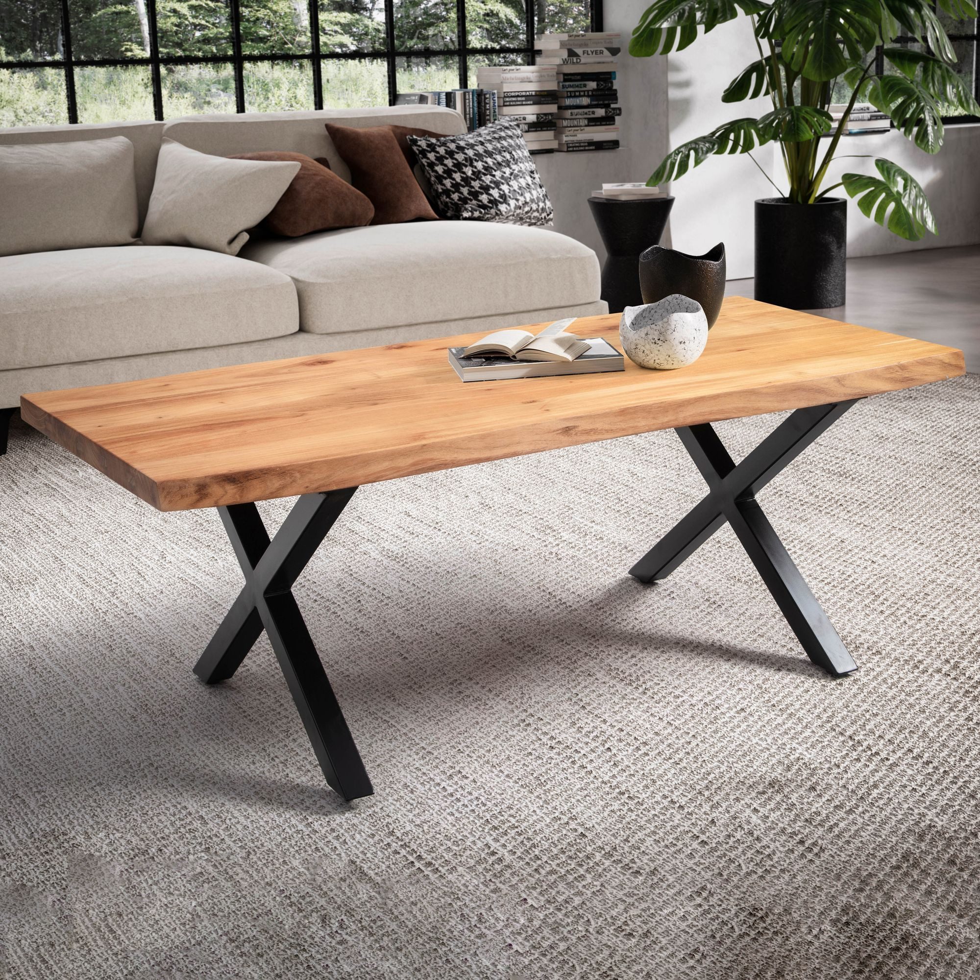 FINEBUY Couchtisch FB100789 Akazie Massiv 120cm · Wohnzimmertisch Baumkante X-Gestell (Tisch mit Baumkante, Massivholz Akazie 120 x 60 cm), Sofatisch Trapezbeine, Großer Wohnzimmertisch