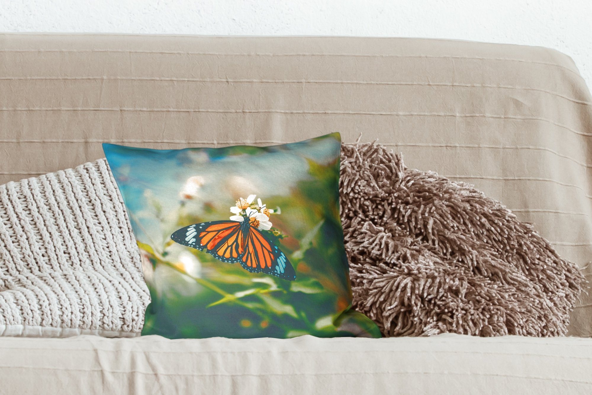 MuchoWow Dekokissen Schmetterling - mit Blumen Schlafzimmer, Wohzimmer, Zierkissen Sofakissen Füllung - Garten, für Deko