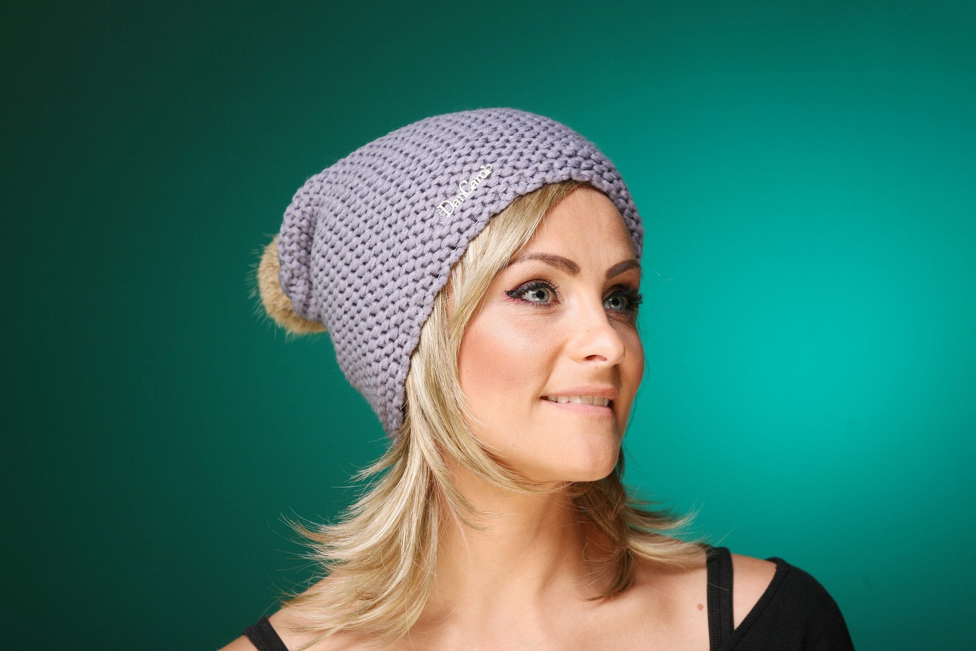 DanCarol Fellimitatmützen DCW-B-802B-die Mütze hält warm und ist innen mit Fleece gefüttert warm und ist innen mit Fleece gefüttert