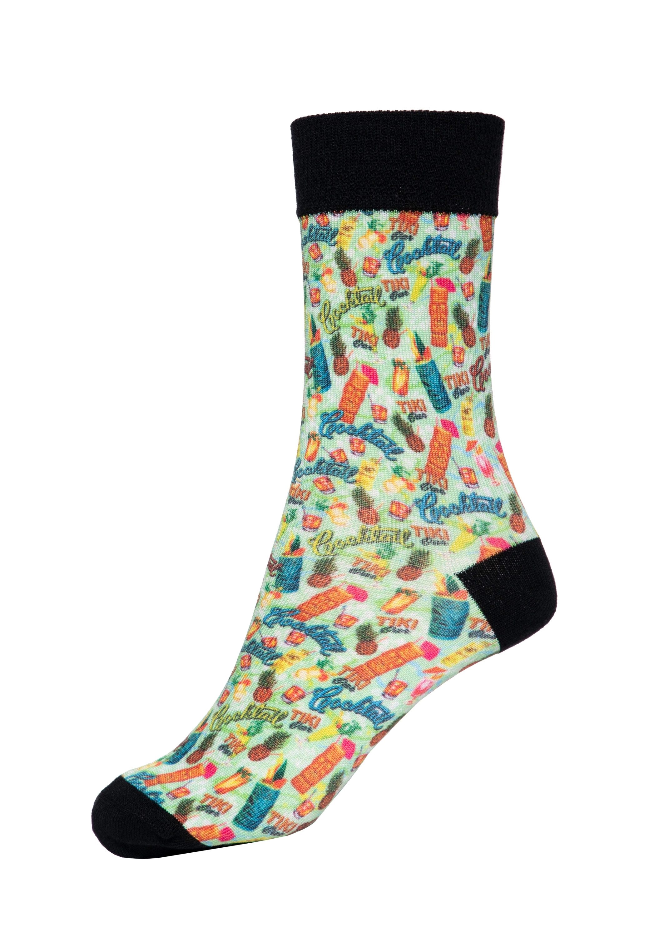 KingKerosin Socken Tiki Cocktail im Tiki-Allover-Print günstig online kaufen