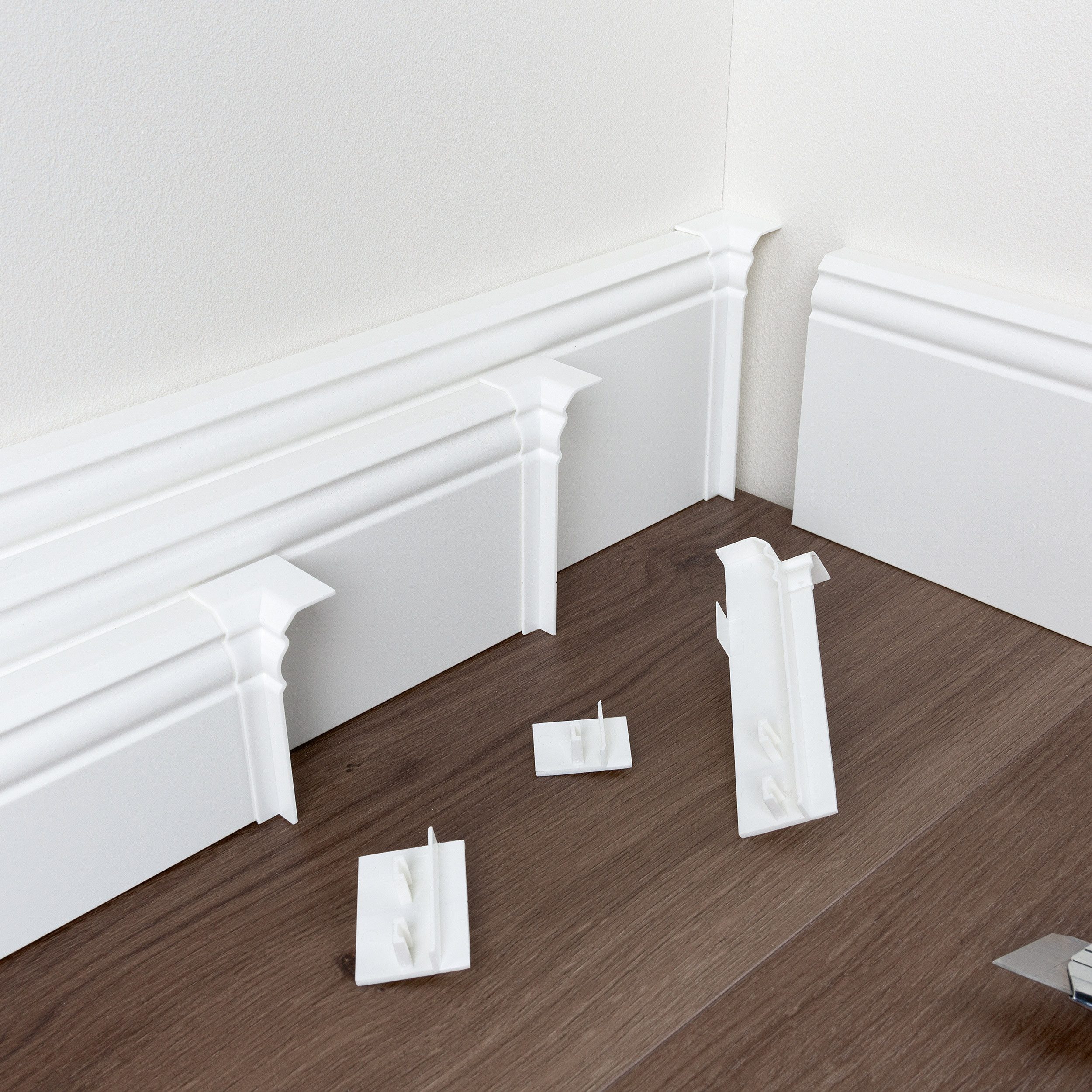 PARADOR Sockelleisten-Innenecke variabel Typ 2 für Sockelleisten HL 1, HL 2 und HL 3, L: 15 cm, H: 3.5 cm, Für eine optimale und saubere Innenecke, 1-St., Kein Gehrungsschnitt erforderlich, Auf den universellen Einsatz HL 1, HL 2 und HL 3 abgestimmt