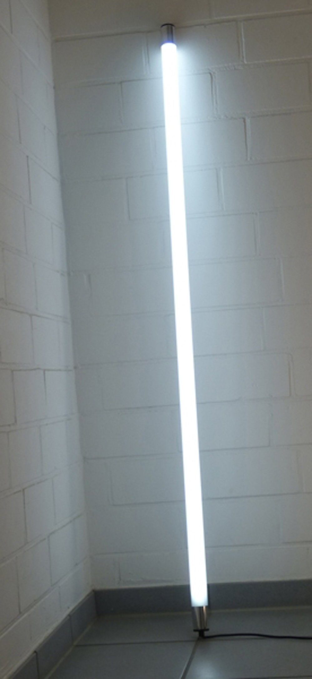XENON LED Wandleuchte 8007 LED Leuchtstab Satiniert 1,23m Länge 2000 Lumen IP44 Kalt Weiß, LED Röhre T8, Xenon Kalt Weiß