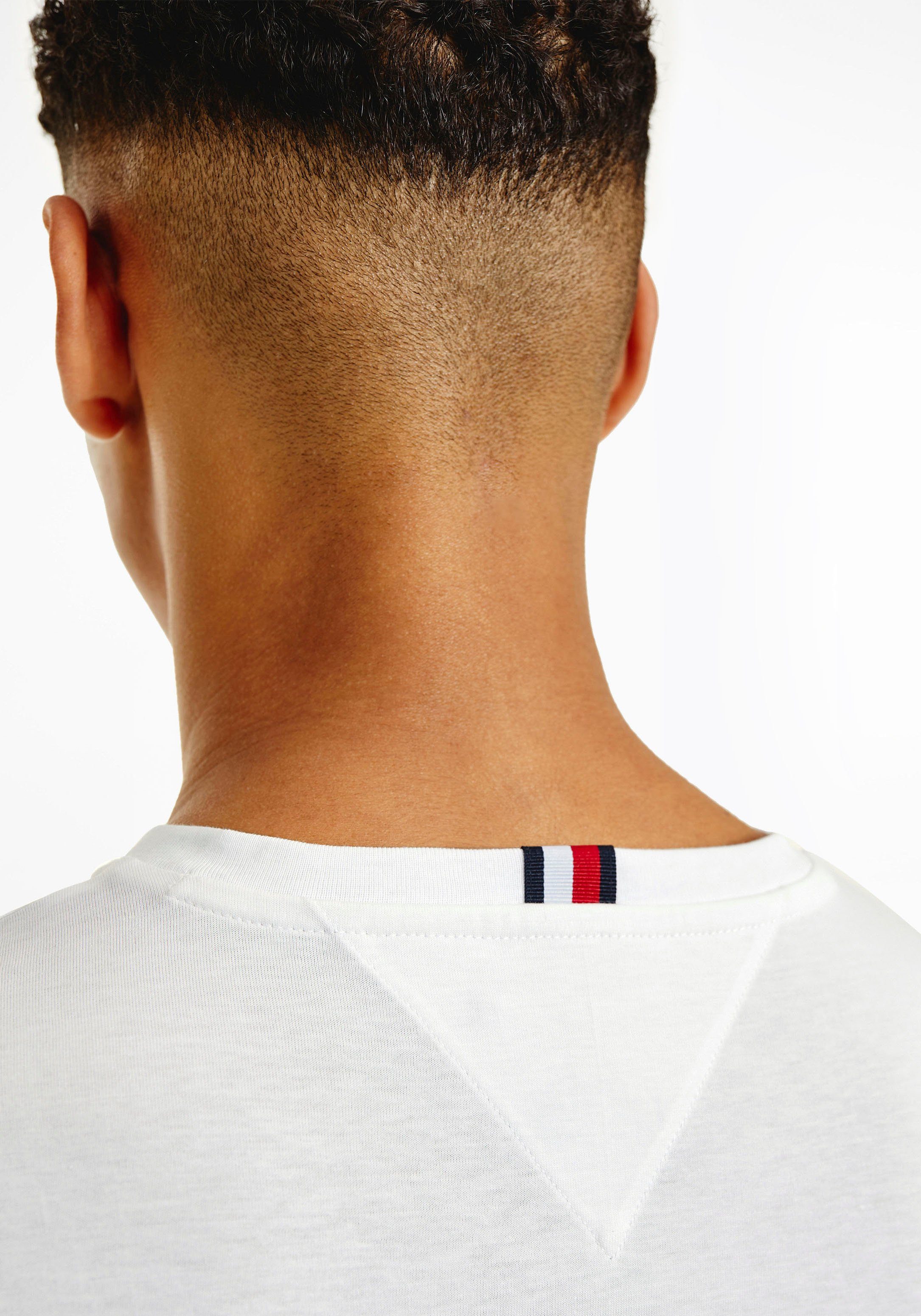 MULTI T-Shirt Hilfiger weiß Tommy PLACEMENT TEE im schlichten Design