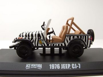 GREENLIGHT collectibles Modellauto Jeep CJ-7 1976 weiß schwarz Ace Ventura Modellauto 1:43 Greenlight, Maßstab 1:43