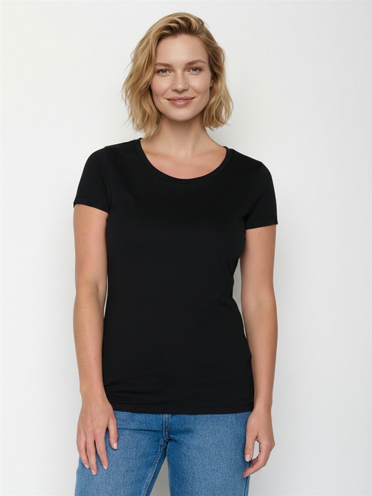 GreenBomb T-Shirt Loves Basic Motiv Basic (1-tlg., 1) figurbetont, leicht tailliert, klassische Kurzärmel