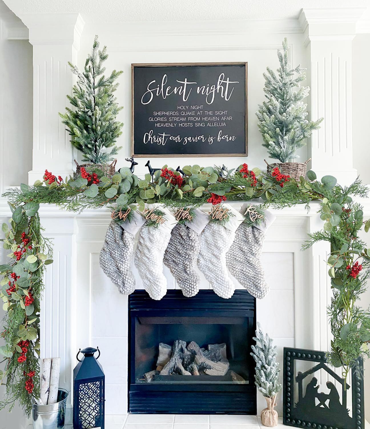 Kunstranke Künstliche Weihnachtsgirlande Stechpalmenbeeren-Girlande, Coonoor, Weihnachtsranke Tannen Girlande für Innen- und Außendekoration – Bild 4 von 5
