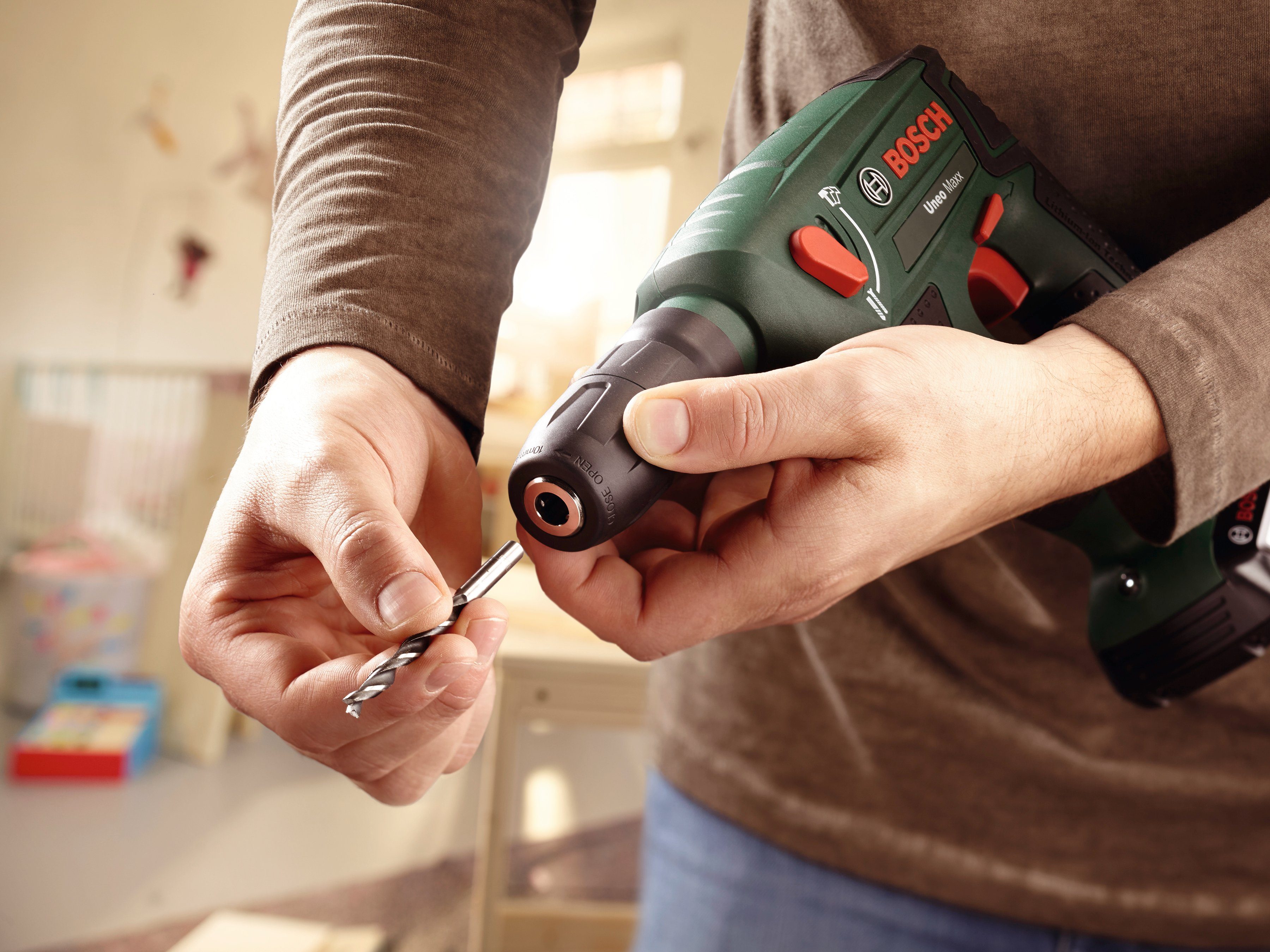 Akku-Bohrhammer Akkus und Ladegerät Uneo mit Bosch SystemBox, Garden Home 2 & Maxx +