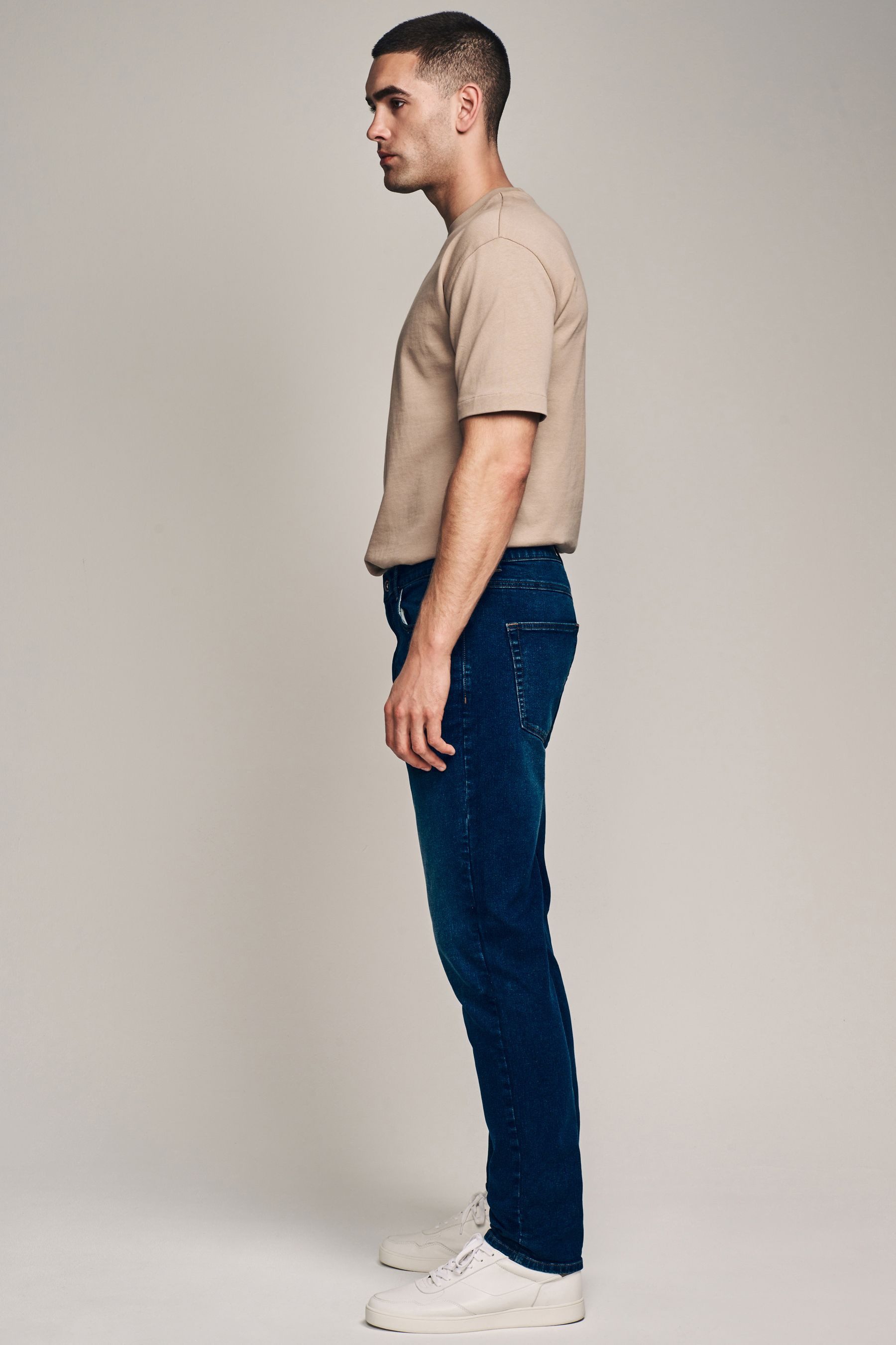 Next Slim-fit-Jeans Essential Slim Fit Jeans mit Stretch (1-tlg)