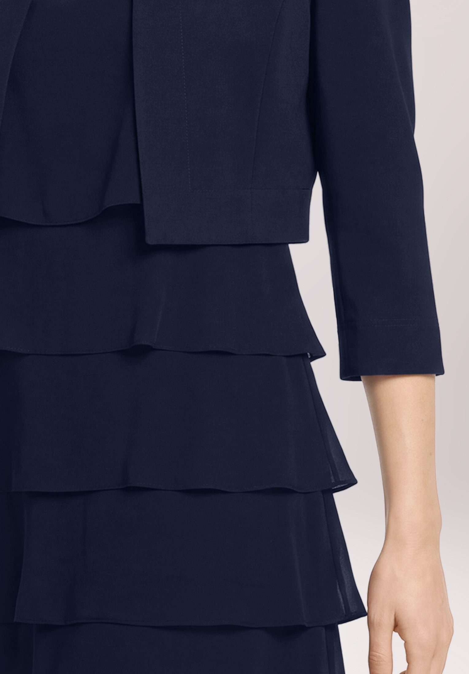 Vera Mont Sweatjacke Damen figurbetont Nahtführung – Bild 4 von 5