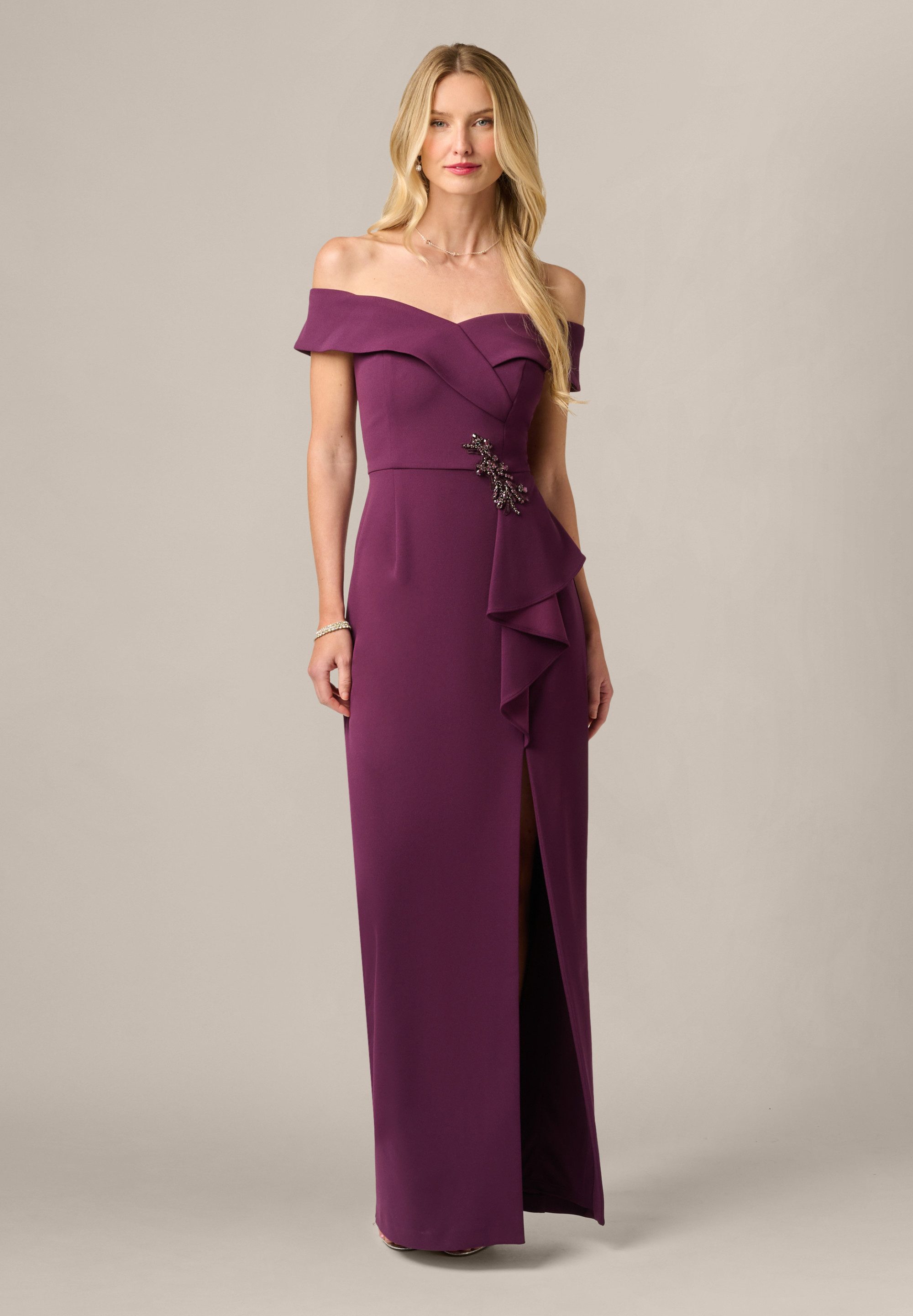 Adrianna Papell Abendkleid Off Shoulder Column Gown Klassisches und elegantes Abendkleid