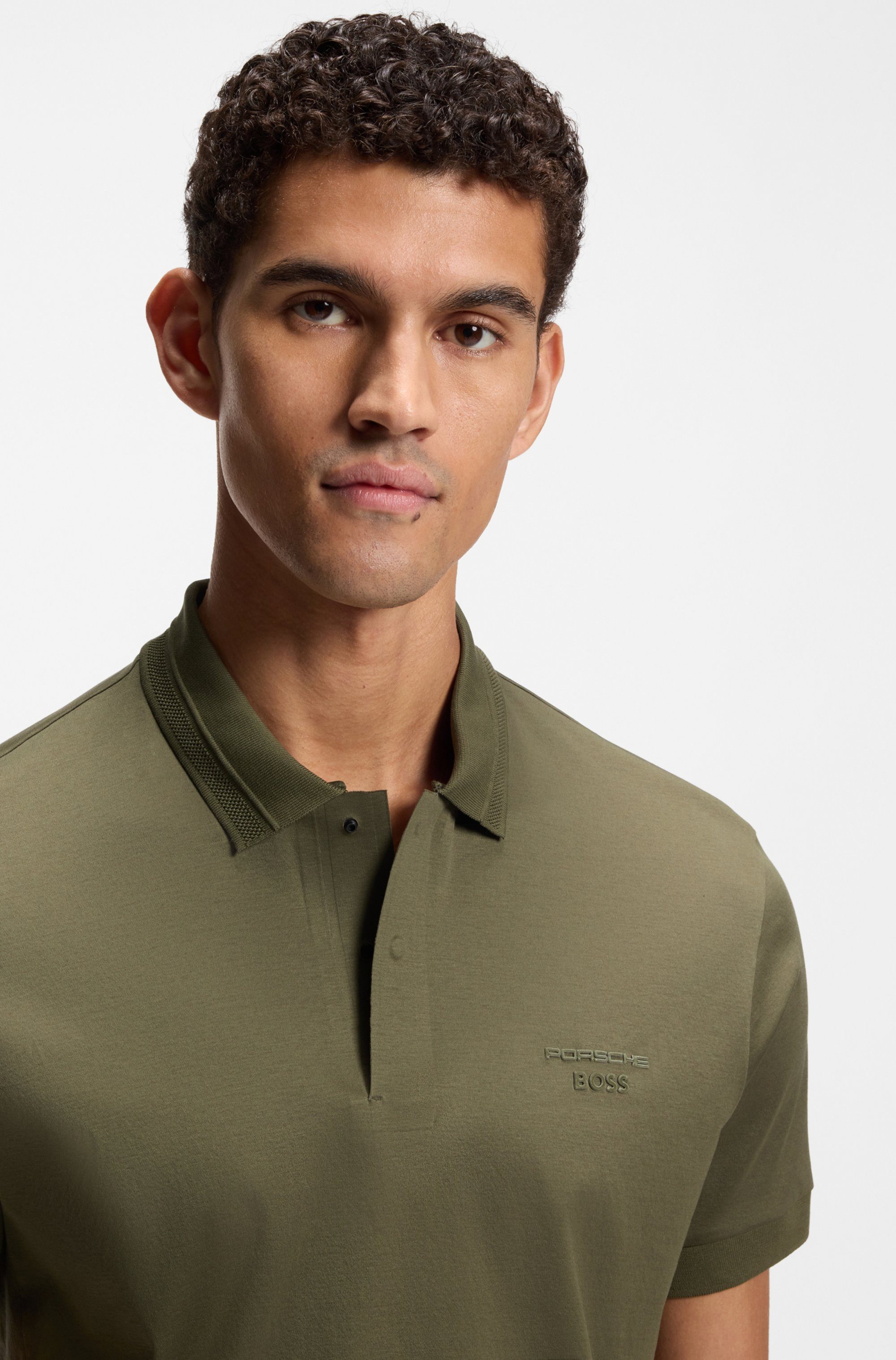BOSS GREEN Poloshirt Porsche Spirit 70 Capsule Collection Premium Herrenmode Innovative Geruchskontroll-Technologie HEIQ MINT