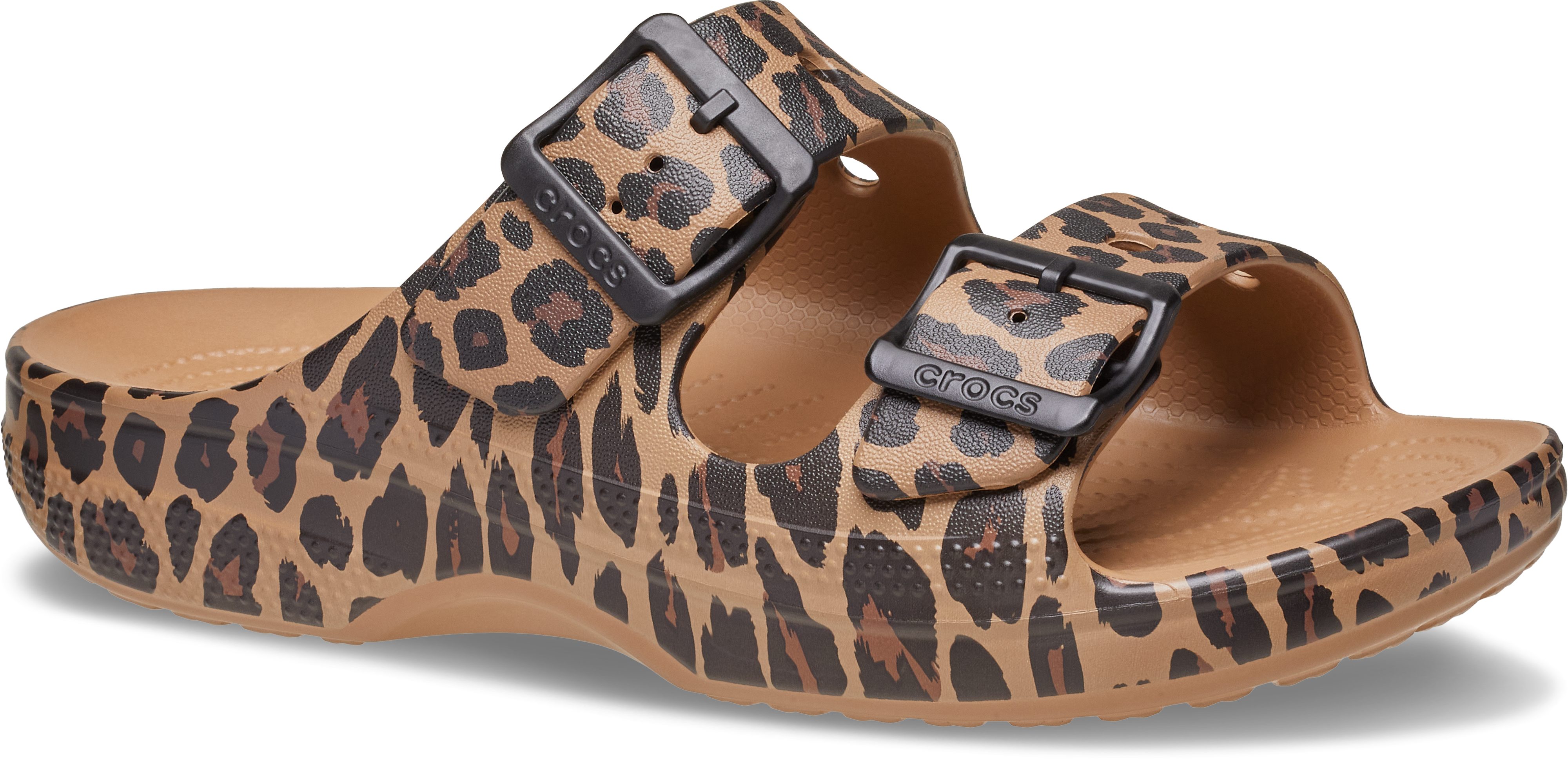 Crocs Saturday Animal Sandal W Pantolette Sommerschuh, Hausschuh, Strandschuh im Animal-Print