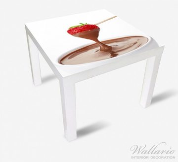 Wallario Möbelfolie Schoko-fondue mit Erdbeer am Stiel
