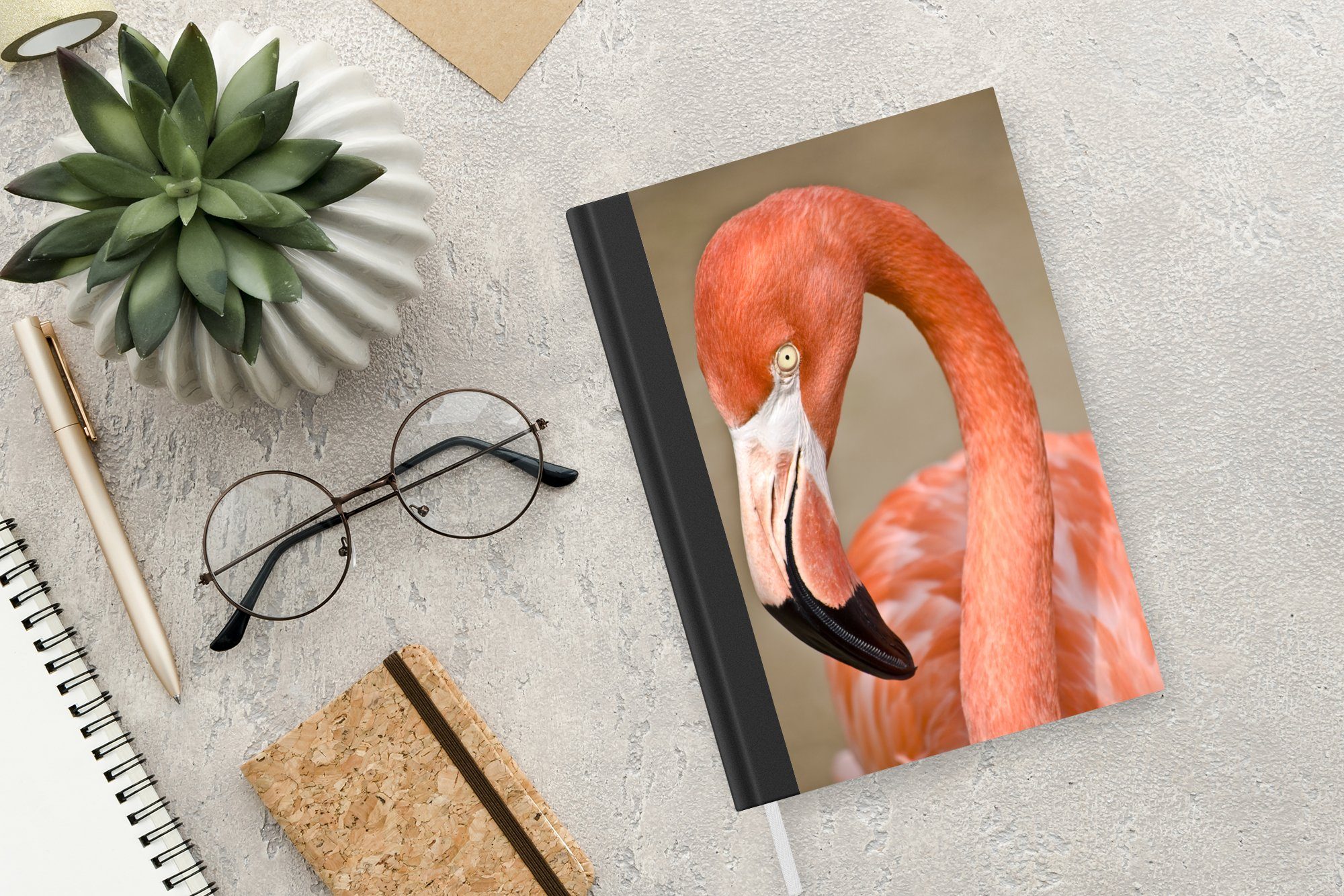 MuchoWow Notizbuch Eine Ruhe, Tagebuch, A5, in eines Haushaltsbuch 98 Seiten, Nahaufnahme Notizheft, Merkzettel, Journal, Flamingos
