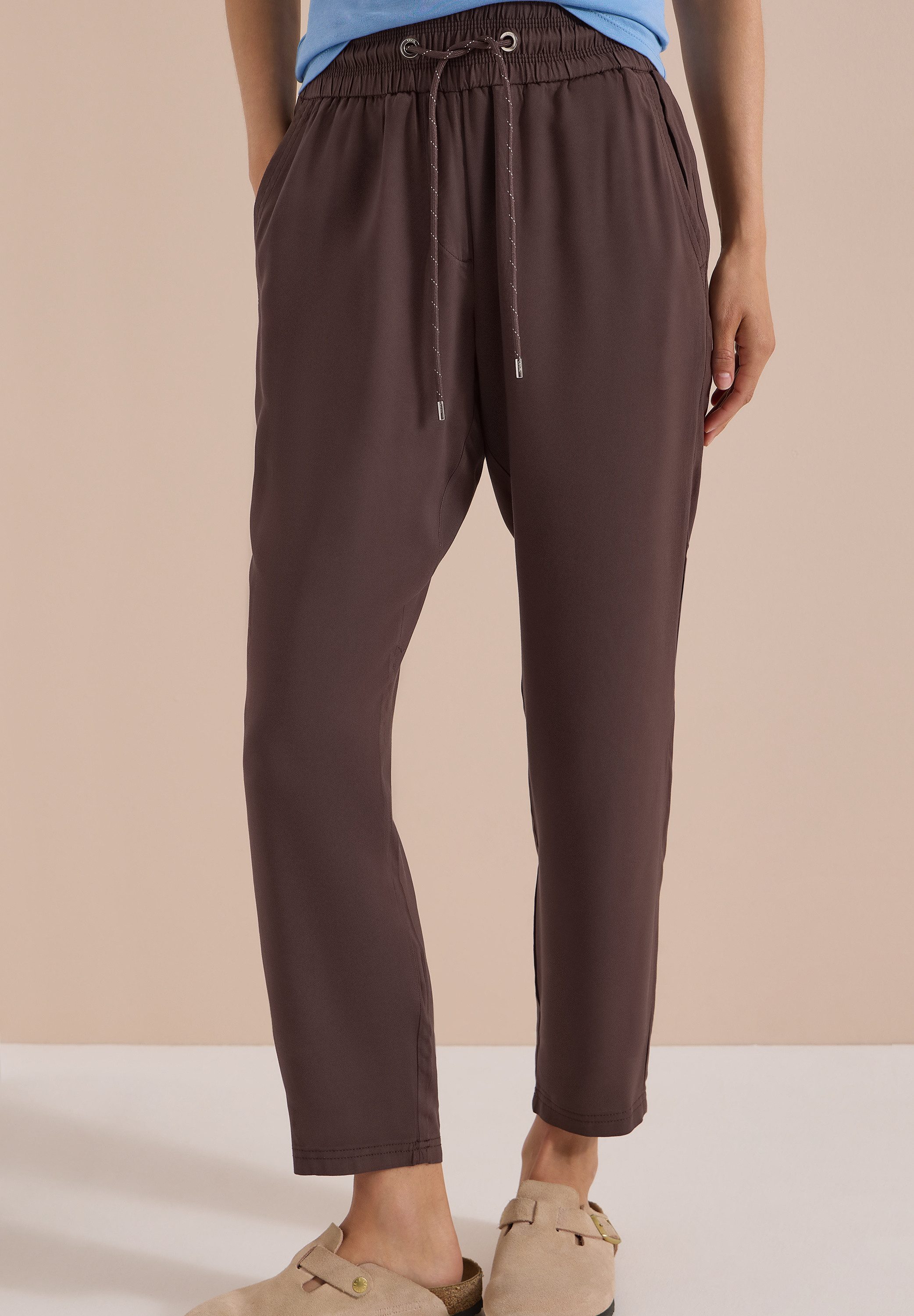 Jogger Pants Style Chelsea