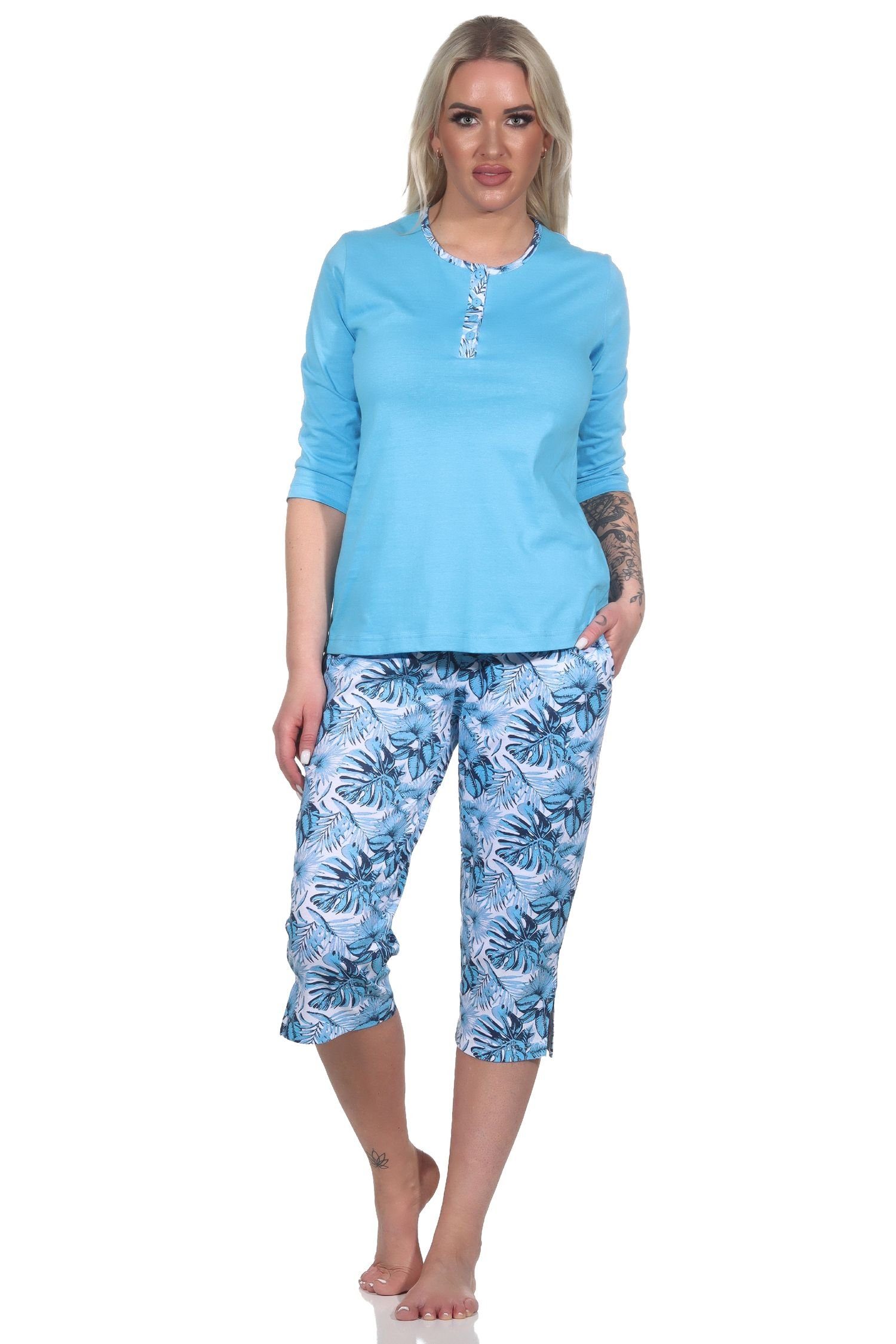 Normann Pyjama Wunderbarer Damen kurzarm Pyjama mit Caprihose in floralem Print blau