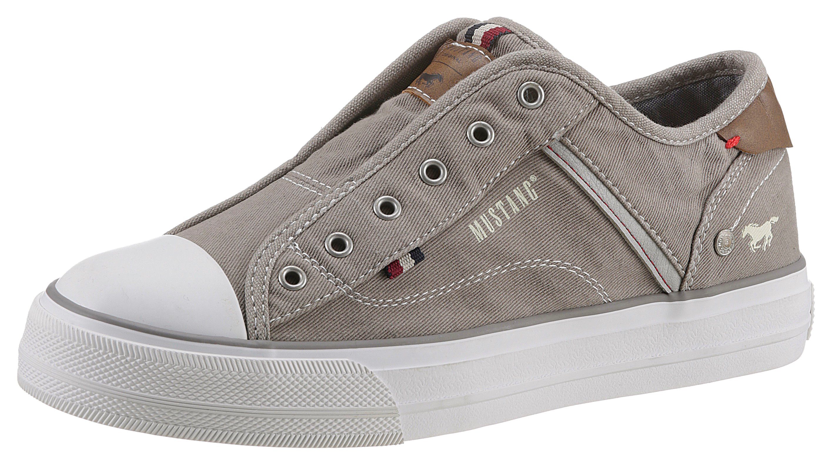 praktischem taupe Slip-On Mustang Sneaker mit Shoes Gummizug