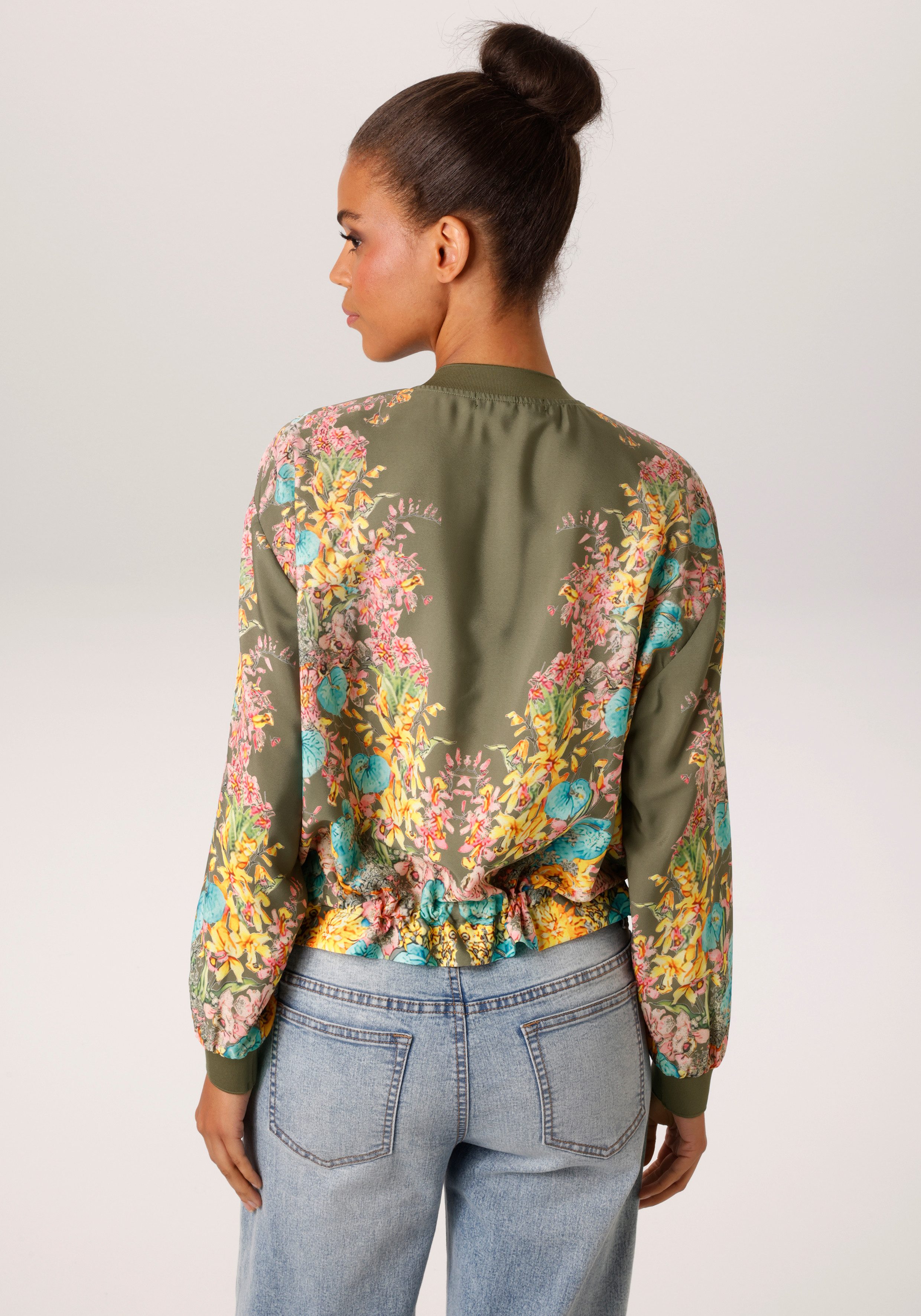 Aniston CASUAL Blouson mit farbenfrohen Blumendruck - NEUE KOLLEKTION günstig online kaufen