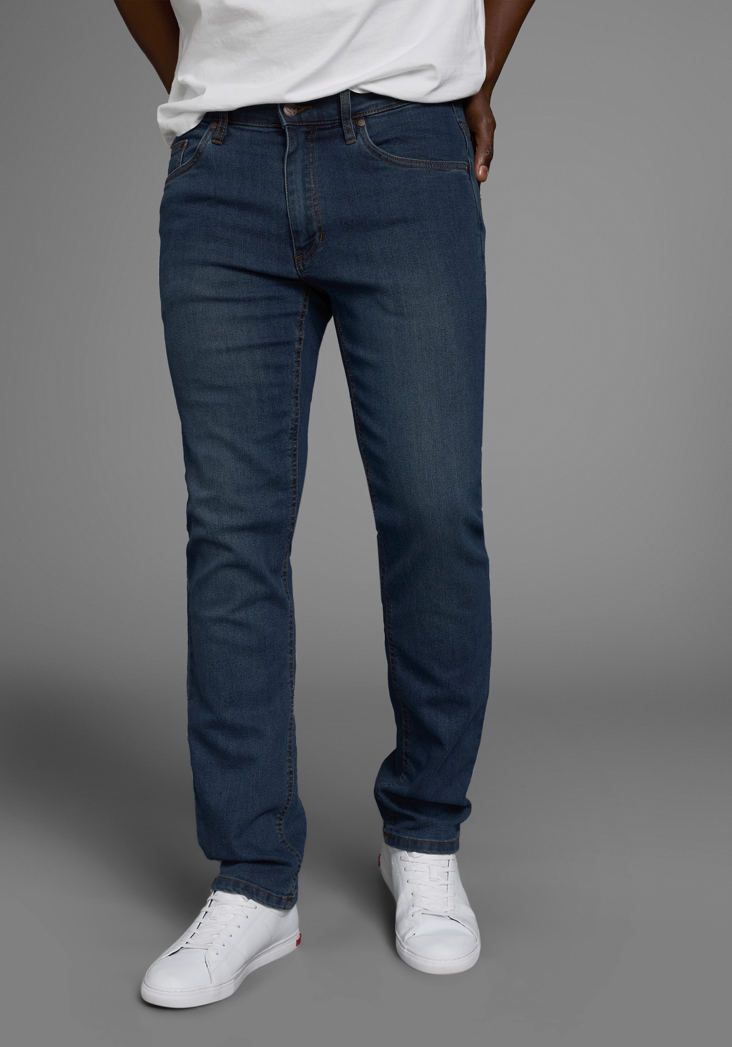 Arizona Straight-Jeans gerade Beinform, dezente Used-Waschung, günstig online kaufen