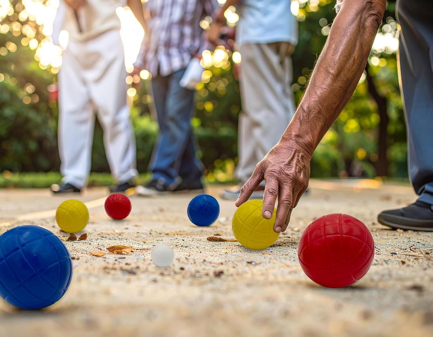 mucHome Stoßkugel Boccia Spiel 6 Kunststoff Boule Kugeln Set mit Zielkugel und Tragekorb (7-St)