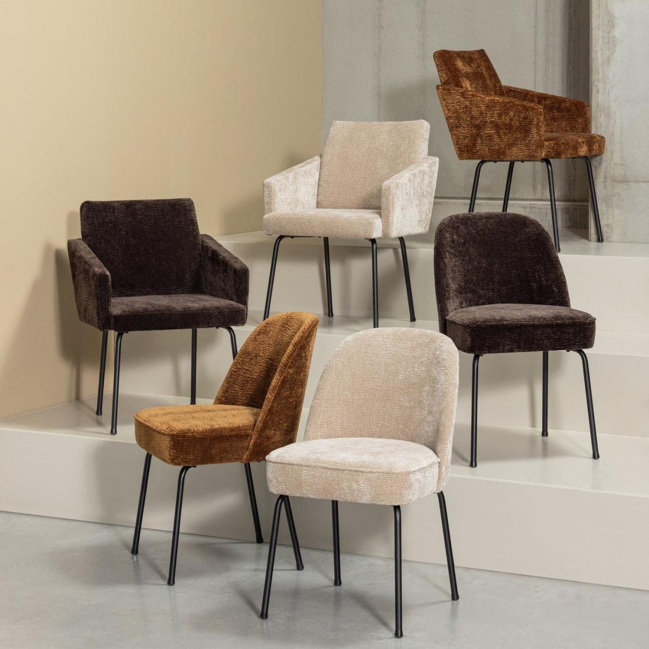 WOOOD Stuhl Vogue aus Chenille-Stoff, Schwarz/Sand