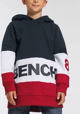 Bench. Kapuzensweatshirt im colourblocking Design