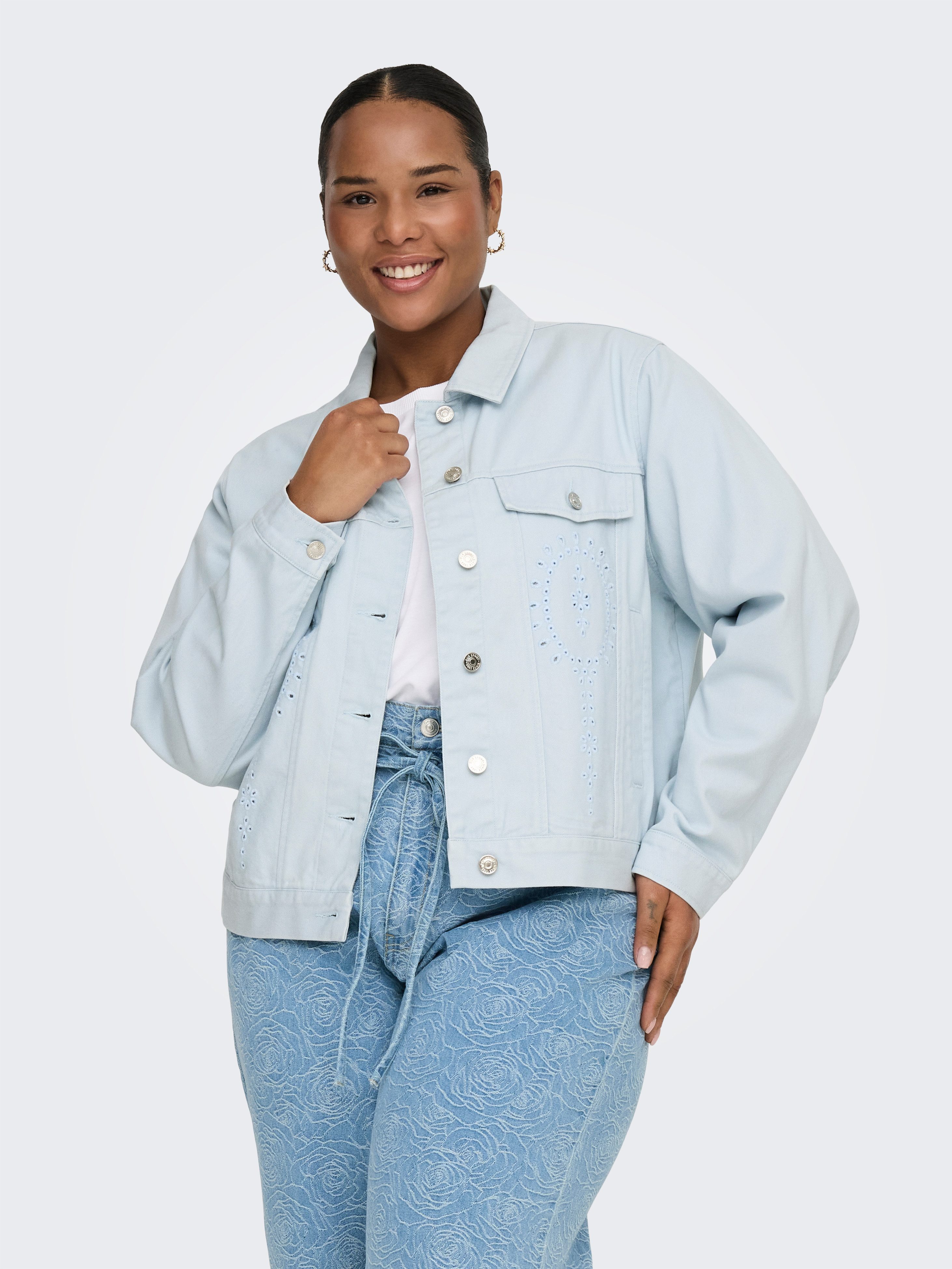 ONLY CARMAKOMA Jeansjacke CARELSA CROCHET DENIM JACKET OTW mit Stickerei Detail