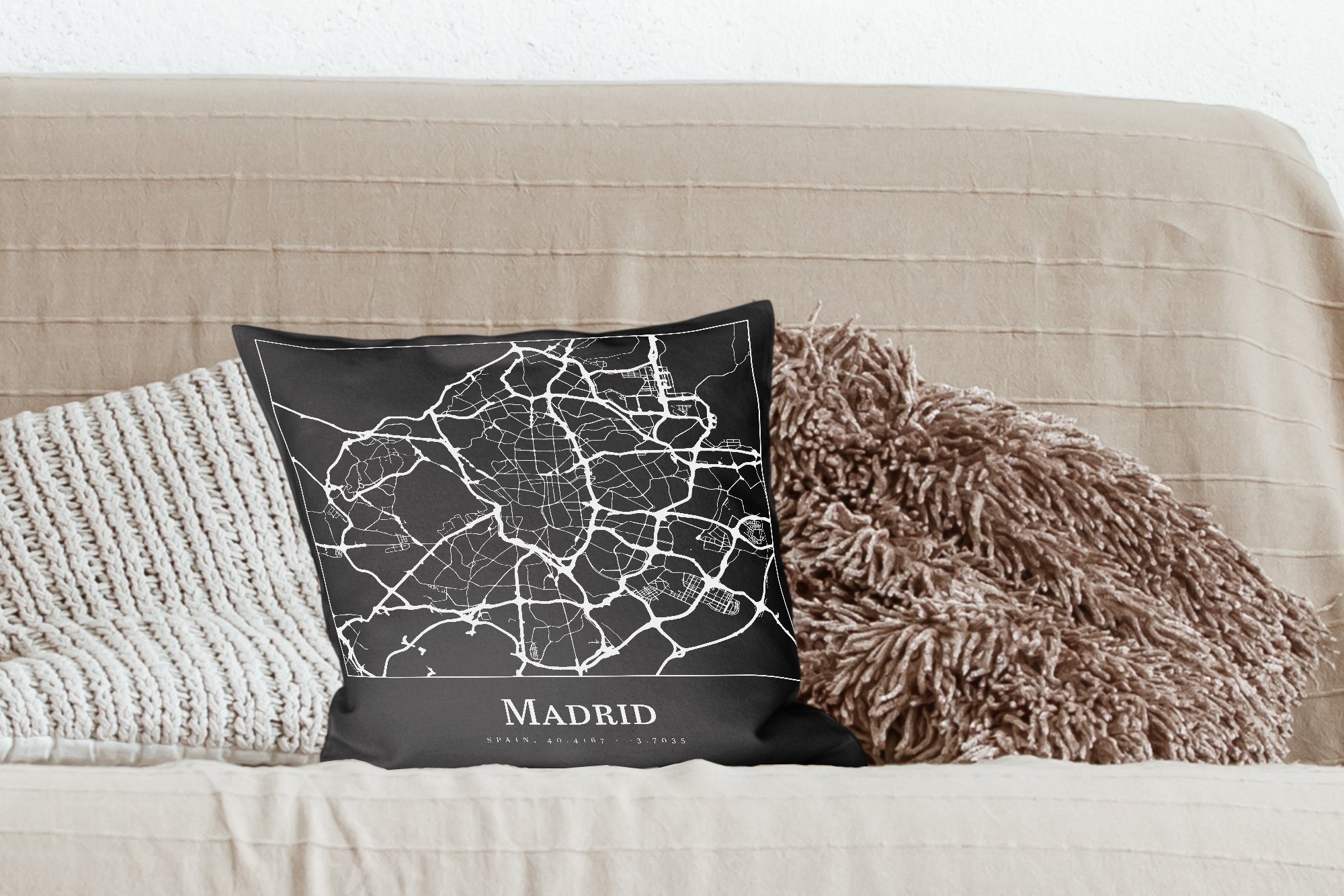 MuchoWow Dekokissen Schlafzimmer, - Madrid Zierkissen für Sofakissen mit Karte Füllung Stadtplan, Deko, Wohzimmer, 