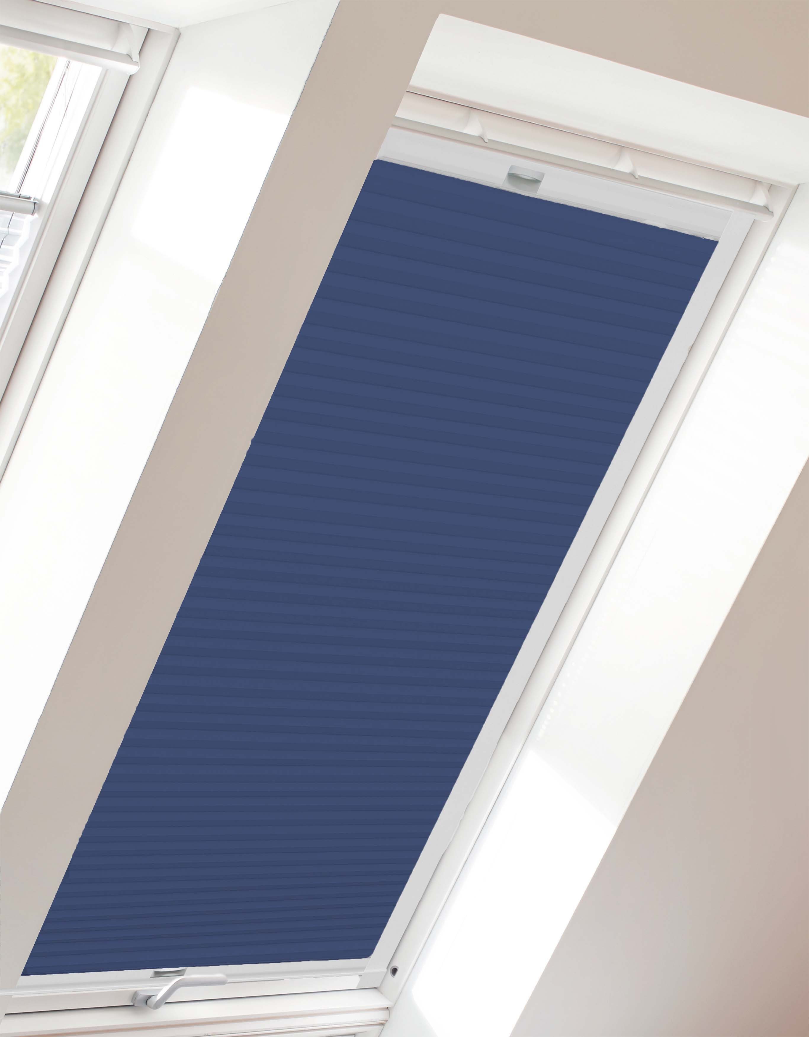 Style sunlines, blau Honeycomb verspannt, mit abdunkelnd, Führungsschienen verschraubt, VD, Dachfensterplissee StartUp