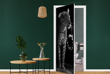 MuchoWow Türtapete Wildtiere - Leopard - Natur - Schwarz - Weiß, Matt, bedruckt, (1 St), Fototapete für Tür, Türaufkleber, 75x205 cm