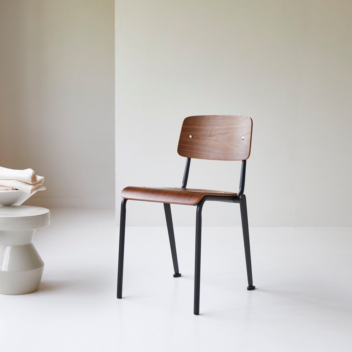Tikamoon Esszimmerstuhl Stuhl und aus black Nussbaumholz Metall