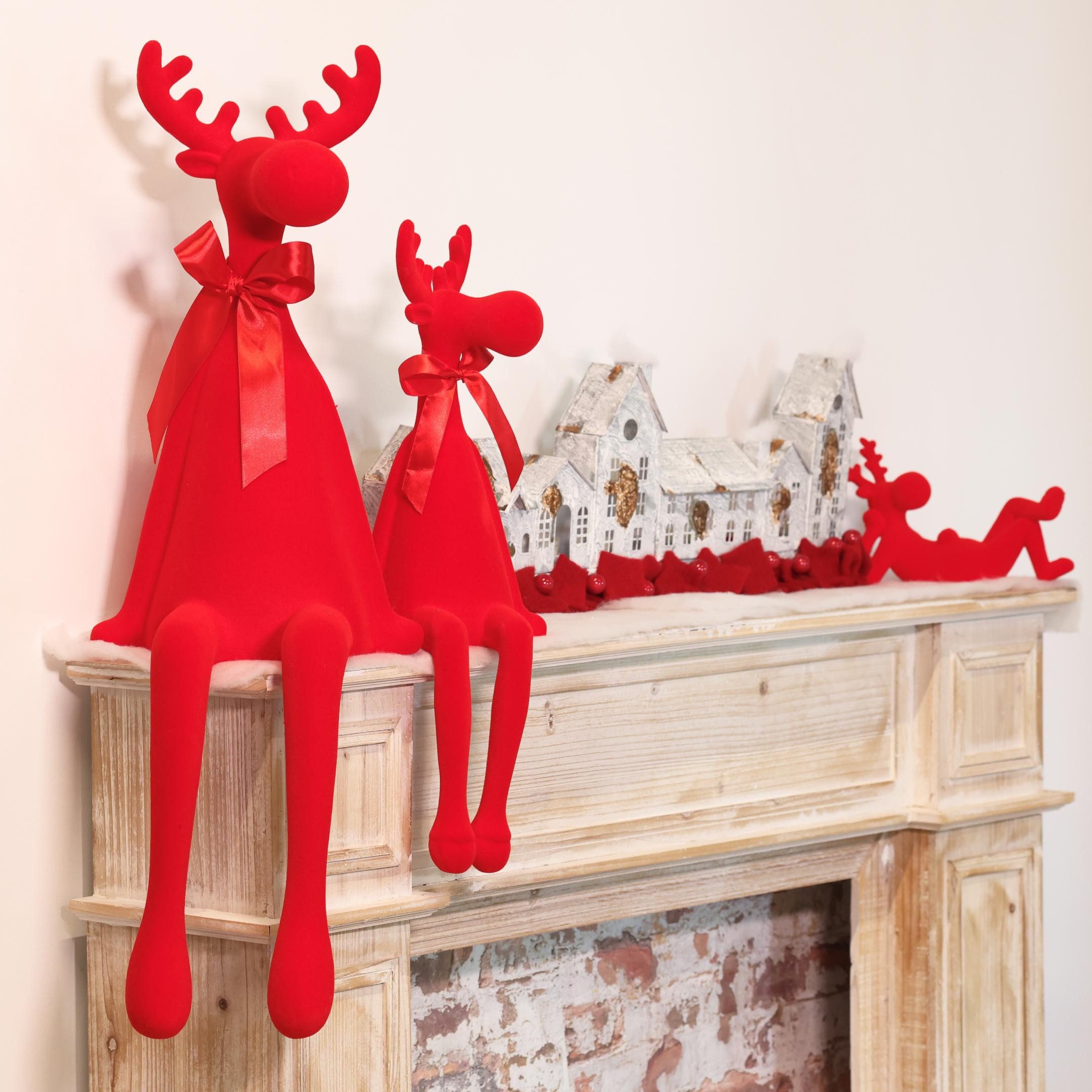Florists Products Weihnachtsmann Dekofigur Elch Sitzend mit Schleife Festliche Tischdekoration