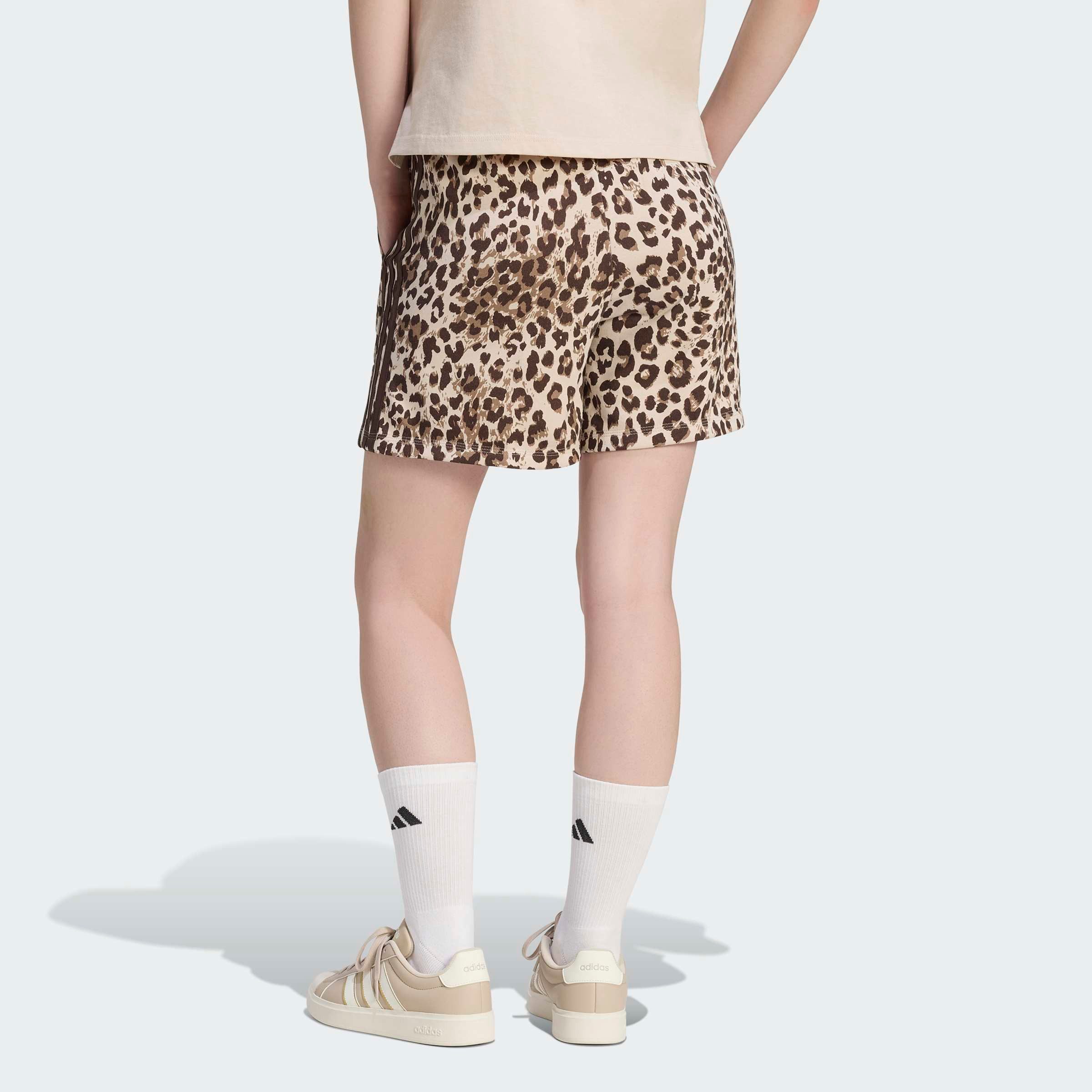 adidas Sportswear Shorts W AOP SHO für Erwachsene, mit Gummizug, aus Baumwolle, eng geschnitten