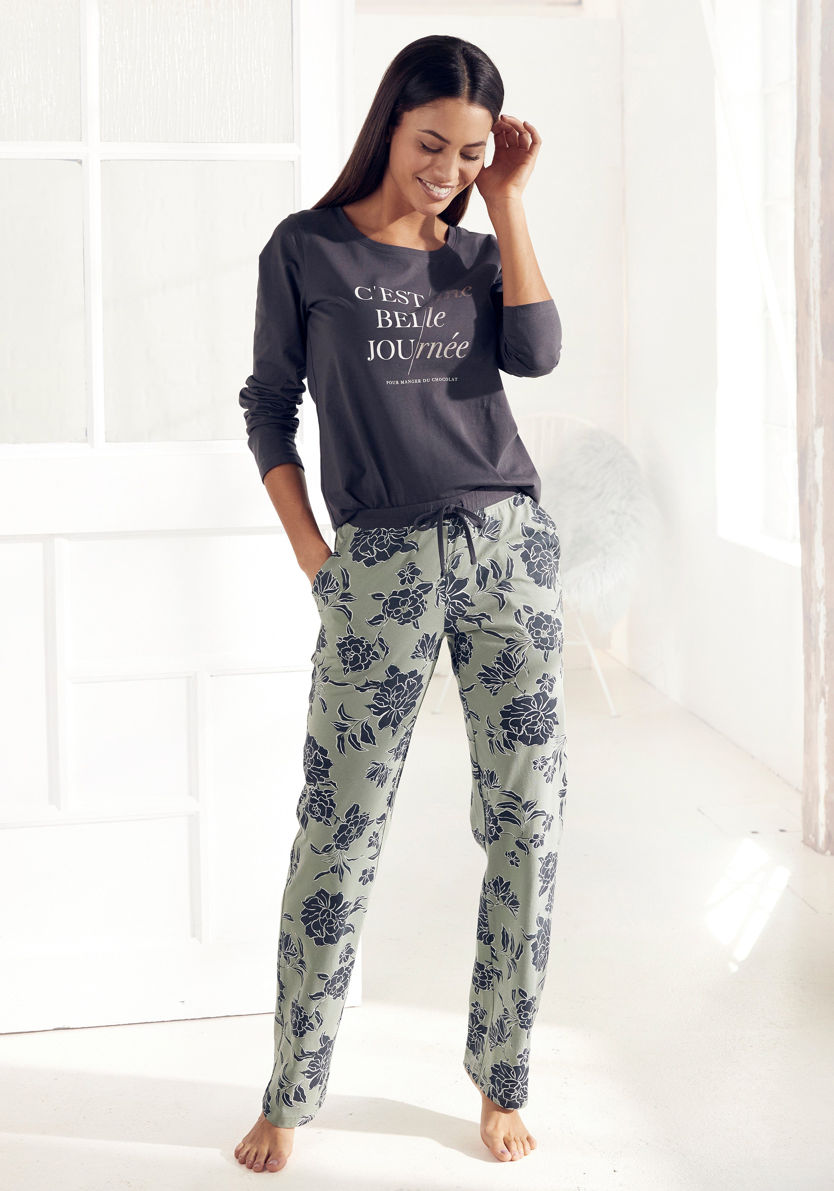 【ausverkauft】 Vivance Dreams Pyjama (2 großem mit Blumen-Druck 1 graphit-graugrün tlg., Stück)