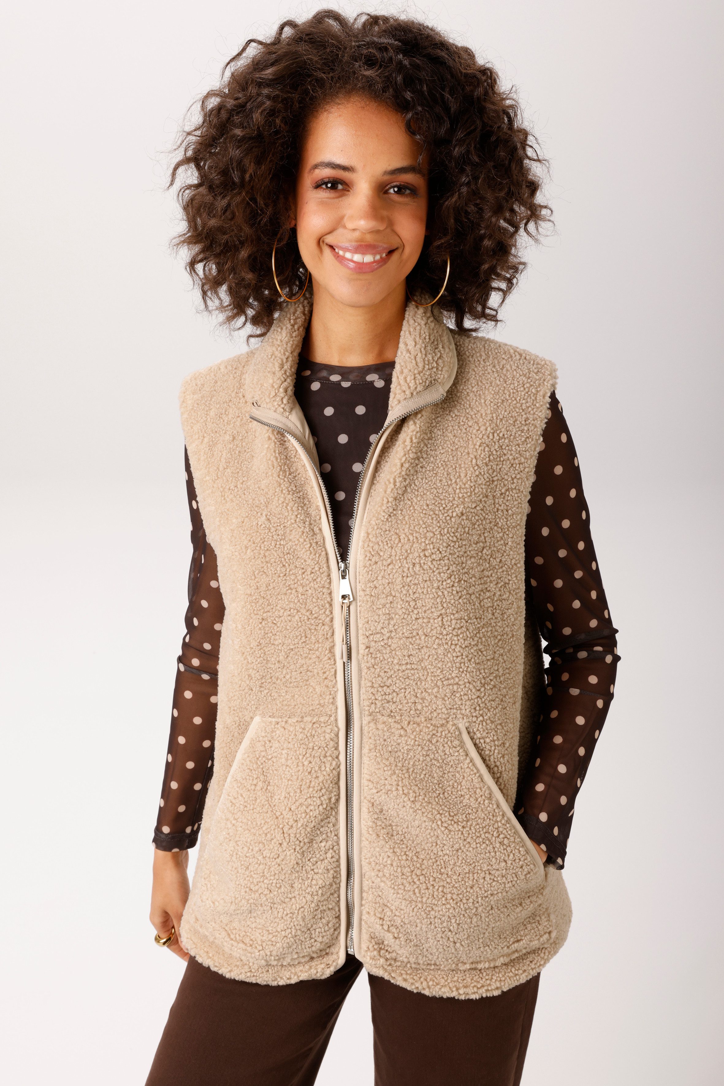 Aniston CASUAL Plüschweste mit Stehkragen - NEUE KOLLEKTION. € 39,99, (€ 39,99 pro 1 Stk).