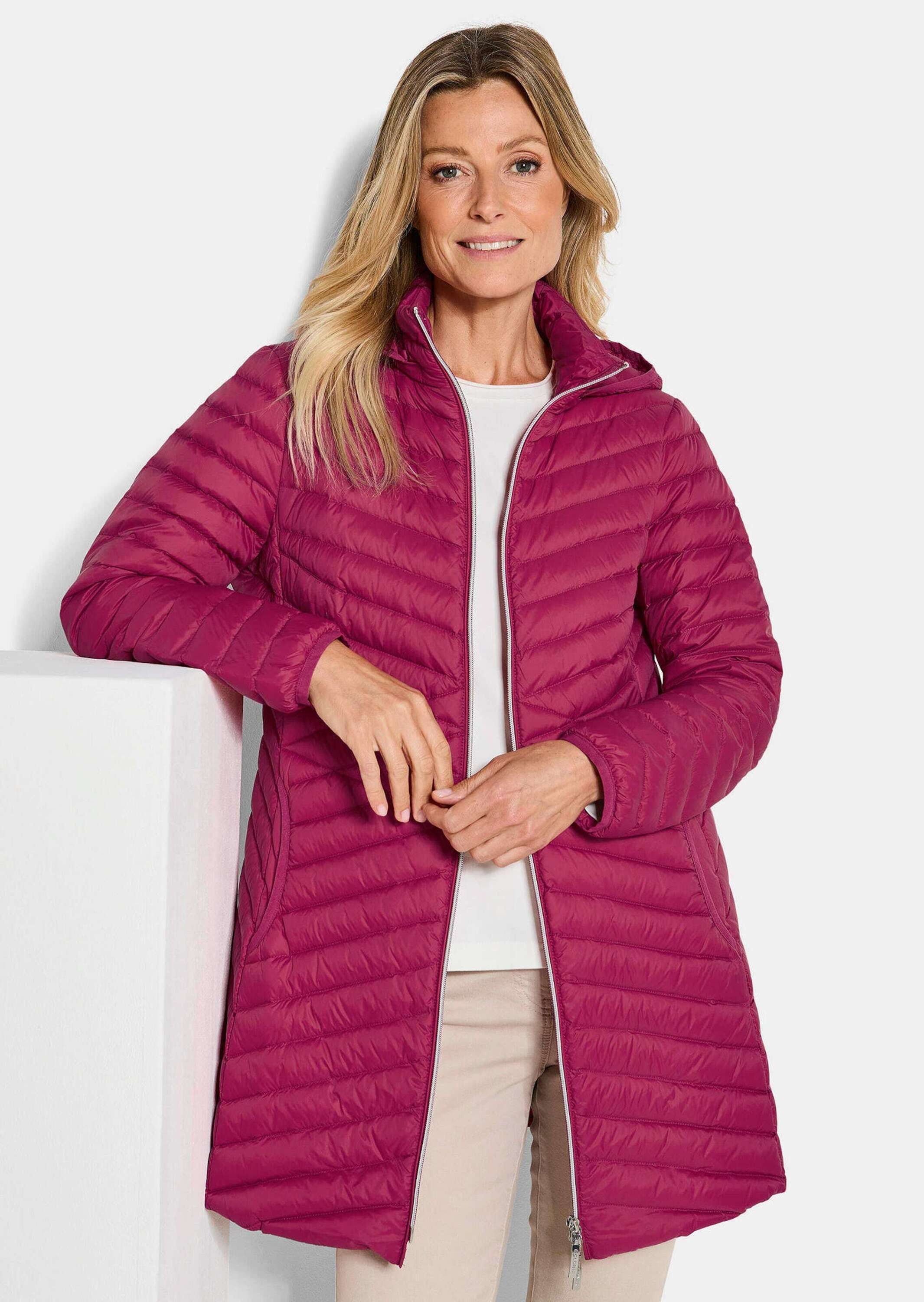 GOLDNER Winterjacke Gefütterter langer Mantel mit Kapuze Wintermantel in femininer Steppung mit Stehkragen und Taschen