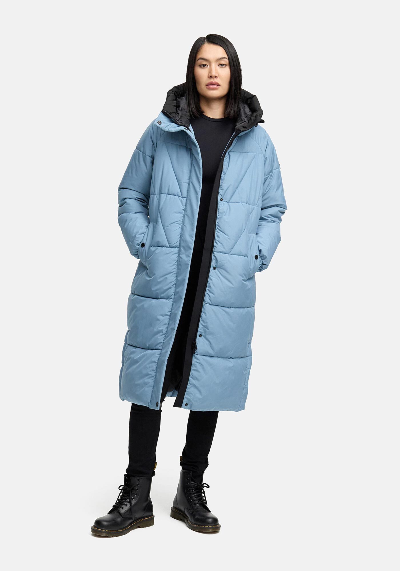 Marikoo Winterjacke Yaskaa mit praktischen Seitenschlitzen am unteren Saum