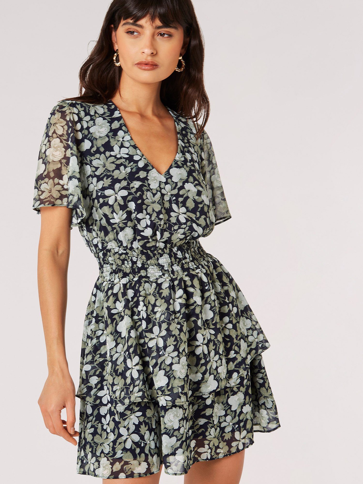 Apricot Minikleid Florales Stufenkleid mit Smokdetails günstig online kaufen