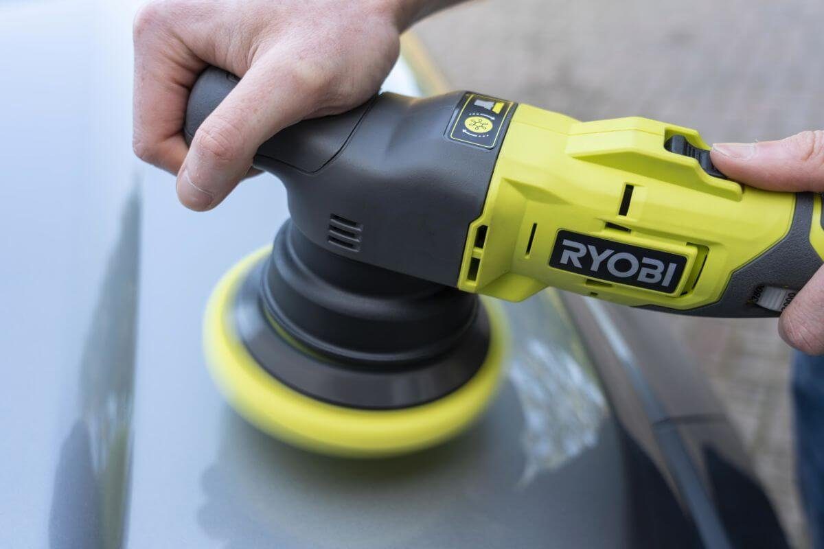 Ryobi PRO ONE+ 18V Cordless Random Orbital Polisher, ideal for car detailing, 3000 rpm, 7500 rpm max.