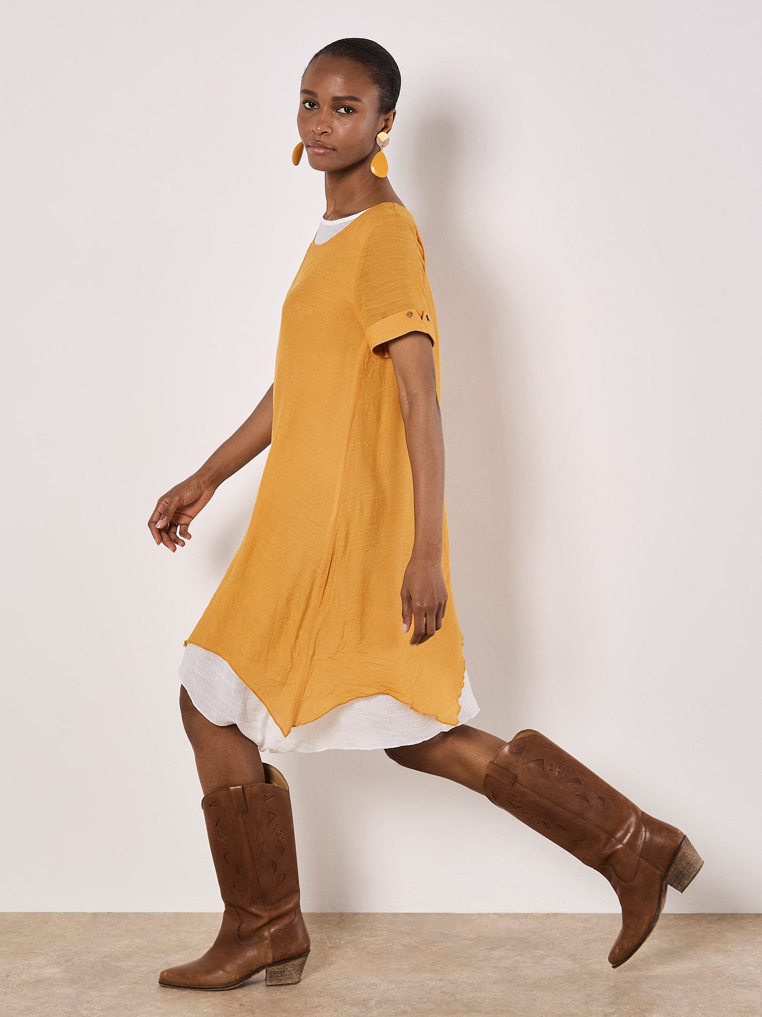 Apricot Minikleid Schimmerndes Lagenkleid (1-tlg) mit Umgeschlagärmeln
