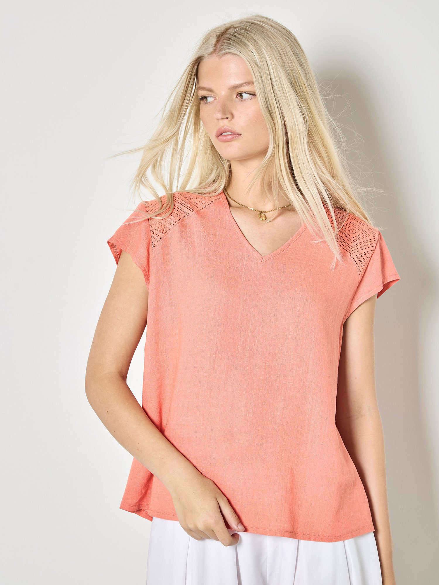 Apricot T-Shirt mit Häkel-Einsatz Spitze