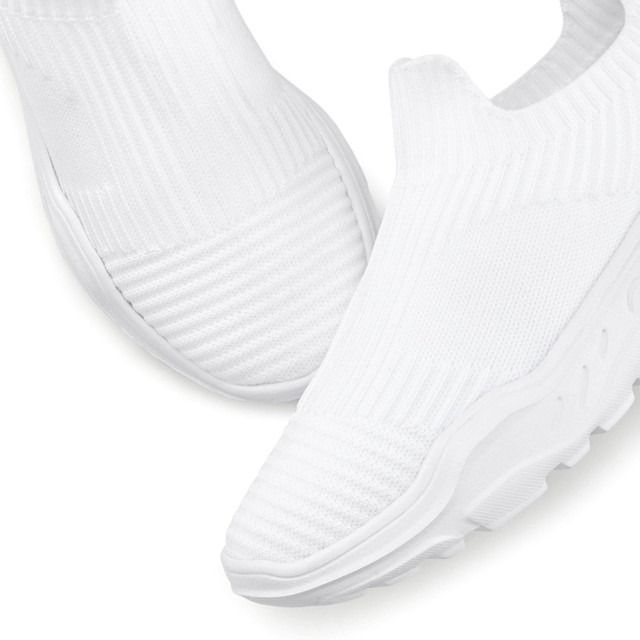 LASCANA Slip-On-Sneaker, Sneaker Halbschuh, Slipper, Freizeitschuh zum Reinschlüpfen VEGAN