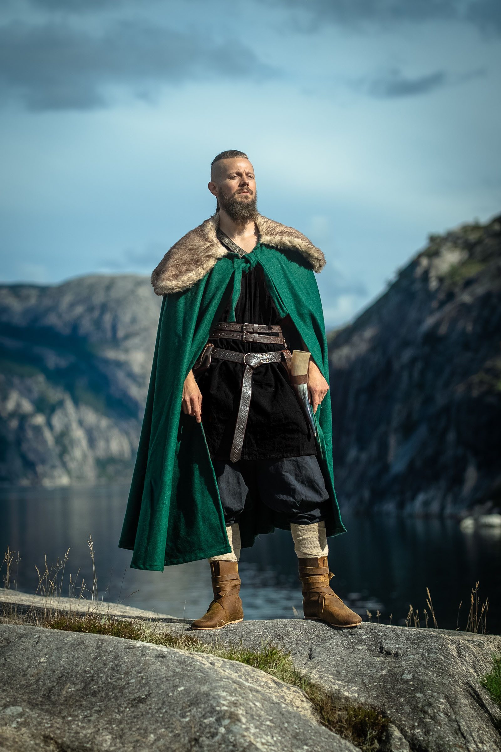 Leonardo Carbone Wikinger-Kostüm "Janne" mit Kunstfellkragen, schweres Wollgemisch, wasserabweisend