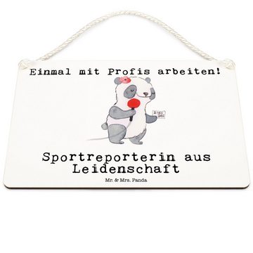 Mr. & Mrs. Panda Hinweisschild DIN A6 Sportreporterin Leidenschaft - Weiß - Geschenk, Dekoschild, Ju, (1 St), Gedrehte Kordel