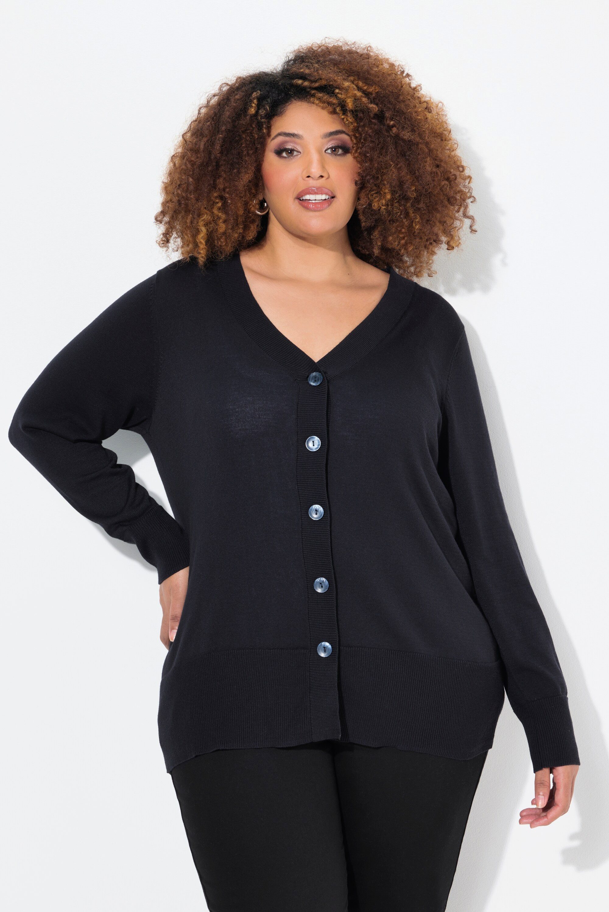Ulla Popken Strickjacke Strickjacke V-Ausschnitt Knopfleiste Feinstrick Bestseller – Bild 5 von 5
