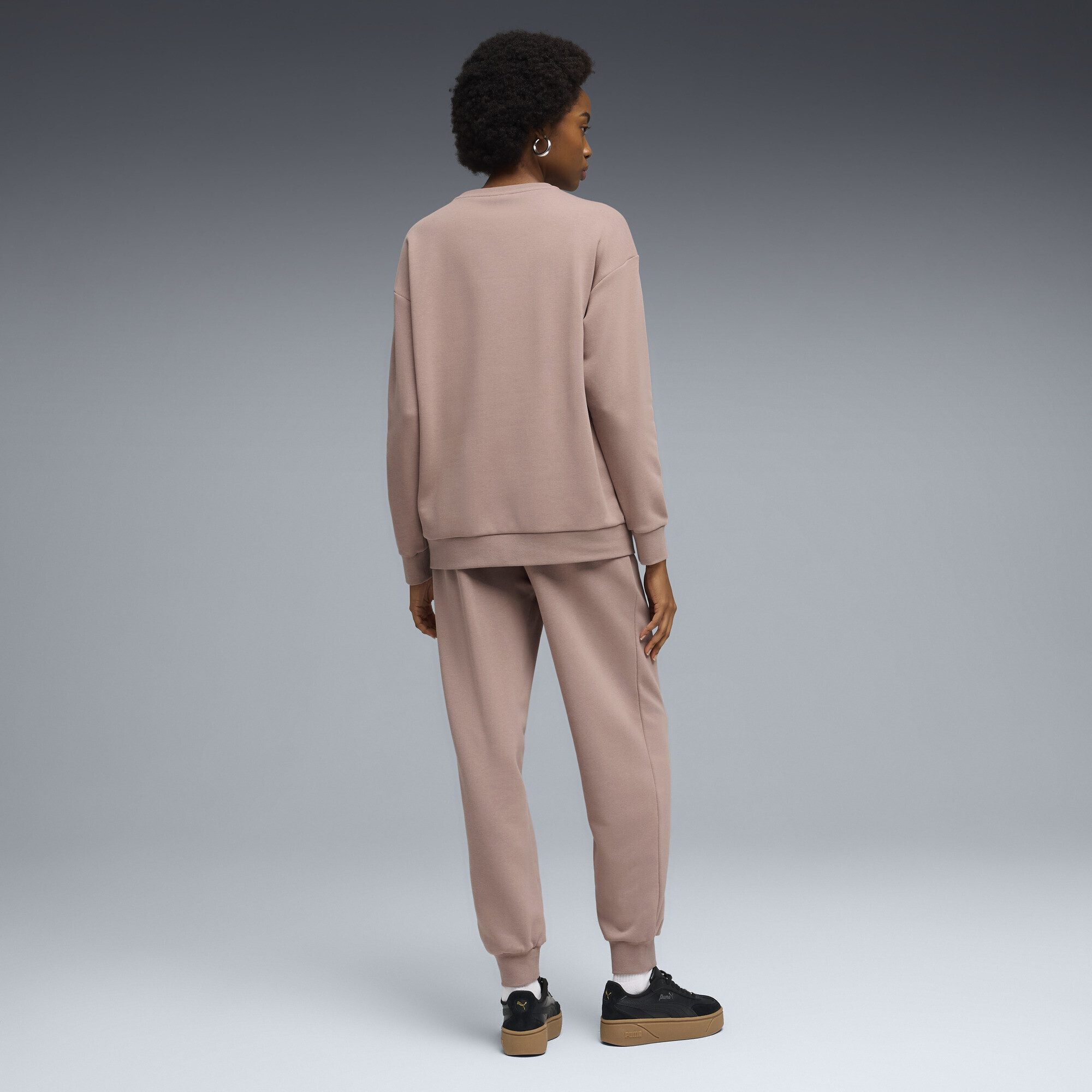 PUMA Jogginganzug Relaxed Trainingsanzug Damen